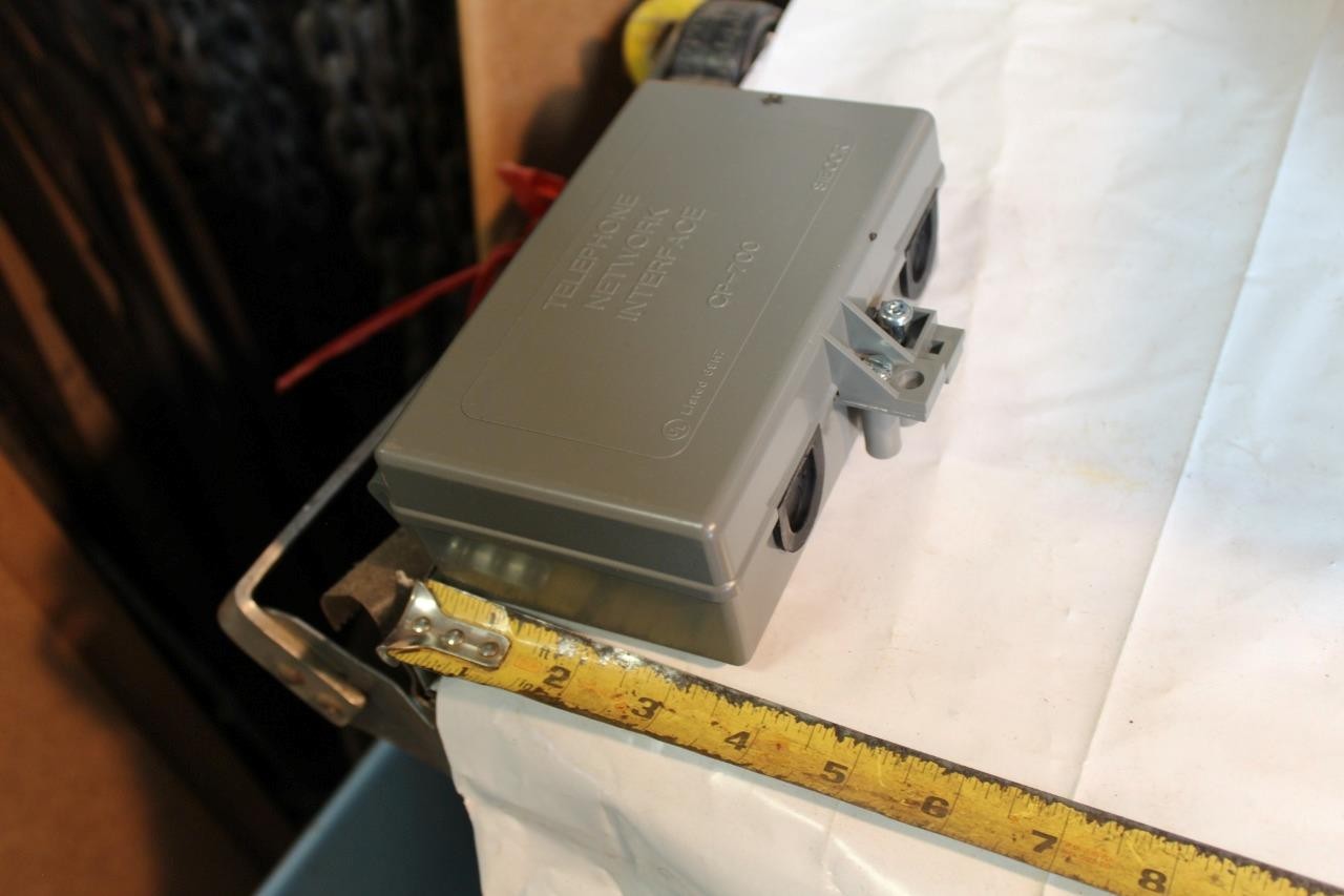 Siecor telephone network interface box cp 700