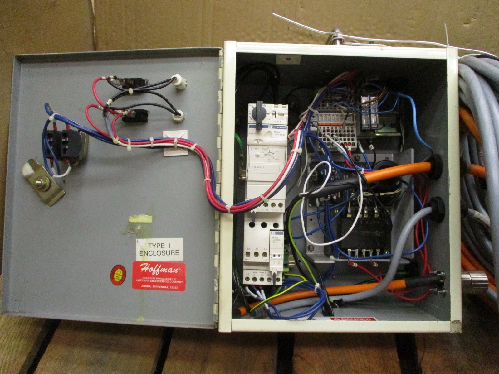 Sterlco Heating and Temperature Control Enclosure Size ~ 10″ x 6″ x 12″ A6224ELL