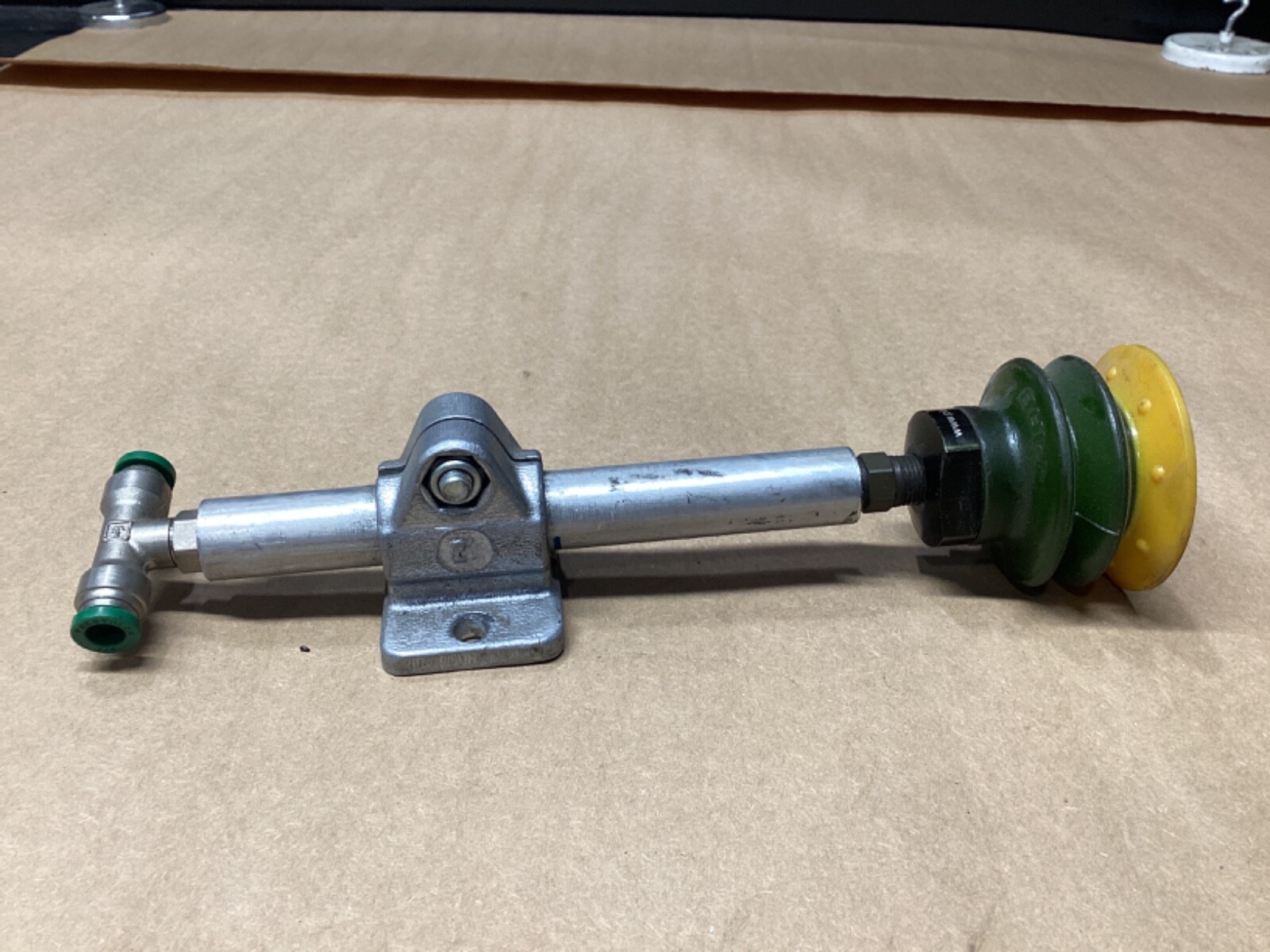 PIAB B52 VACUUM SUCTION CUP 3/8″ NPT #114D9