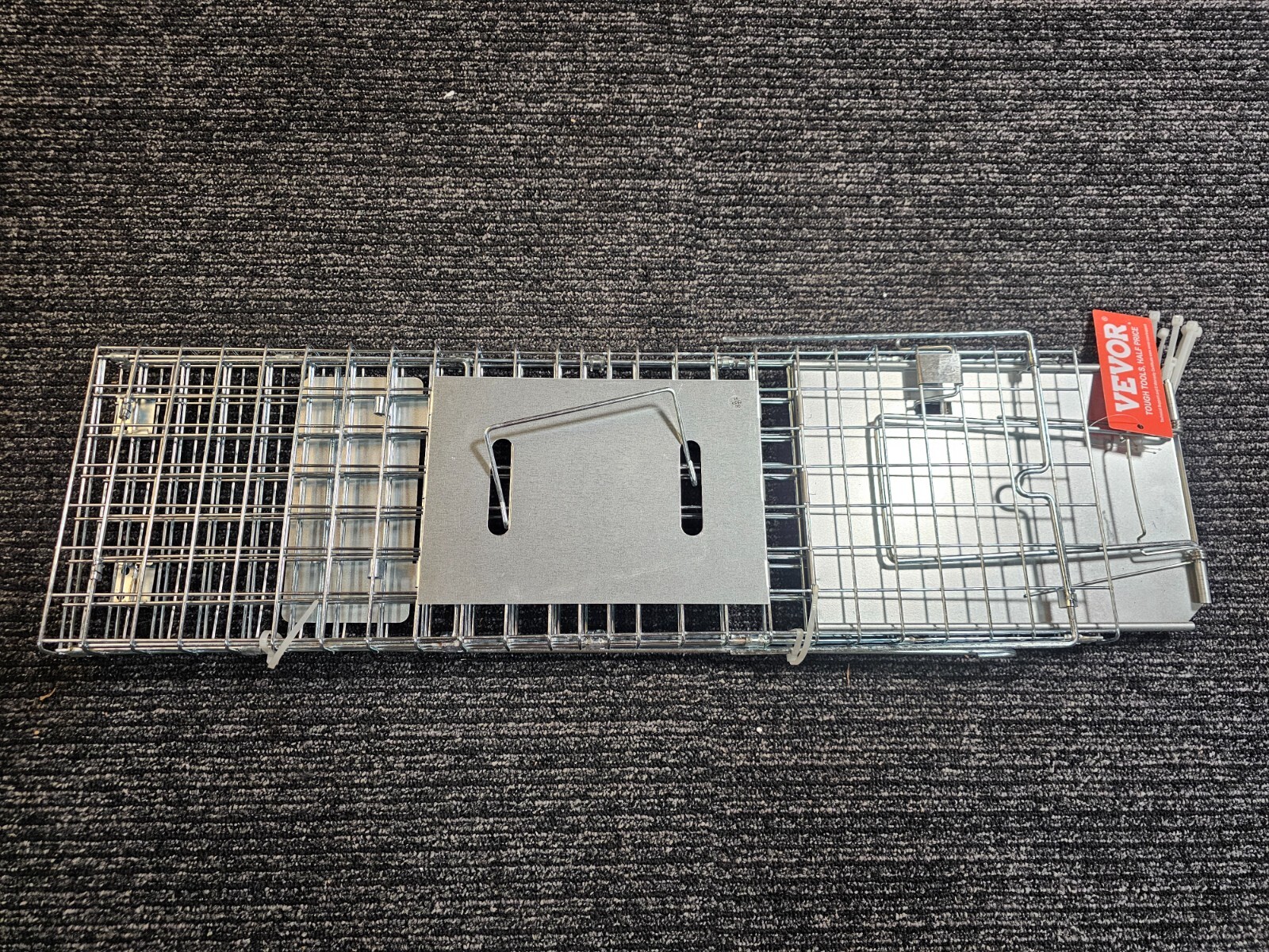 VEVOR LB-18 Live Animal Cage Trap, 24″ x 8″ x 8″ Humane Cat Trap Galvanized Iron