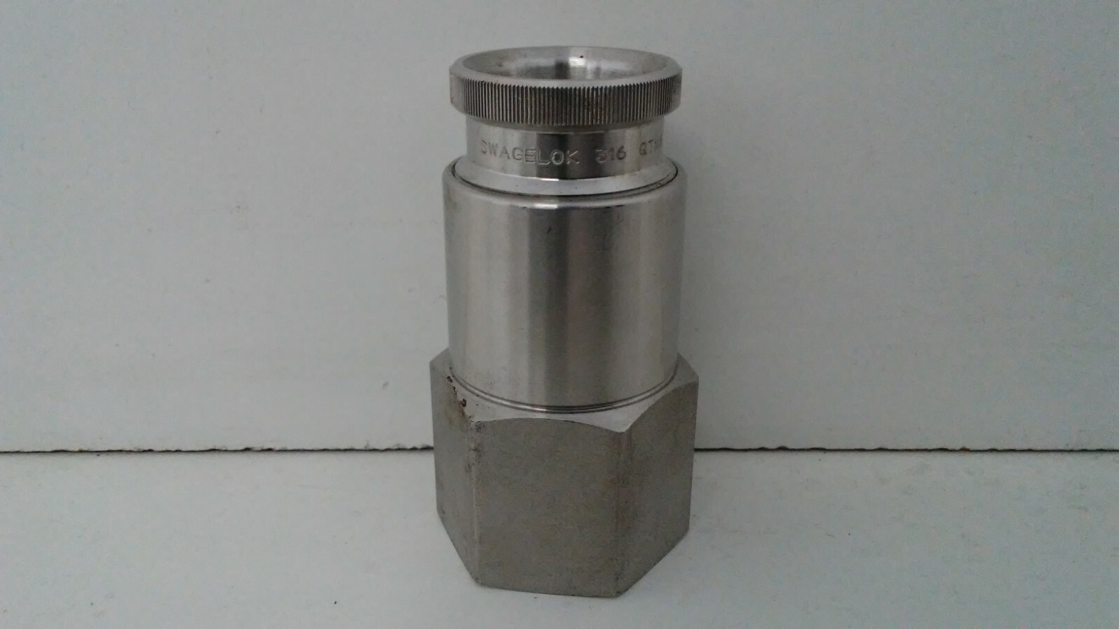 NEW UNUSED! SWAGELOK 1/2″ FNPT SS PTFE QUICK CONNECT STEM FITTING SS-QTM8-D-8PF