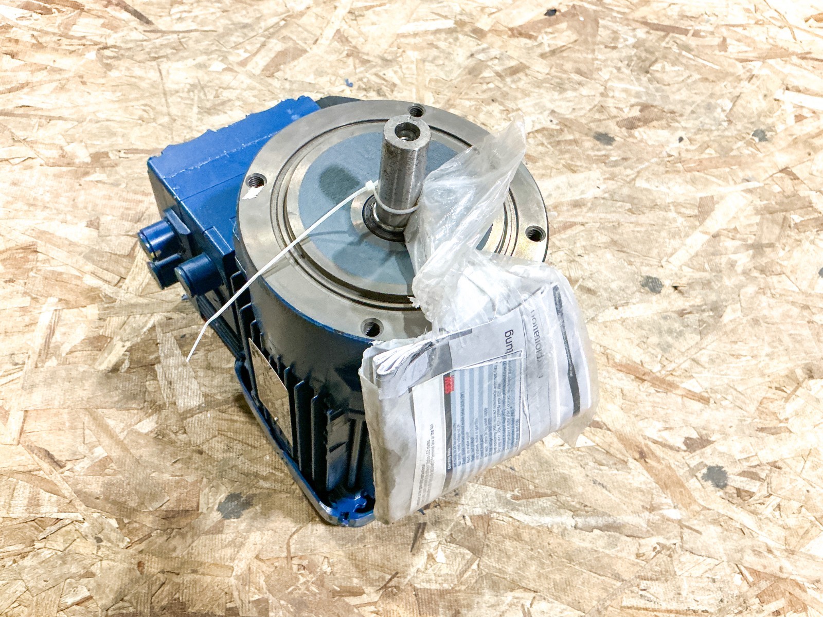 New Sew EuroDrive DRN90S4/FC/MM11/MO Electric Motor 1.5HP 500V 1700RPM 3PH