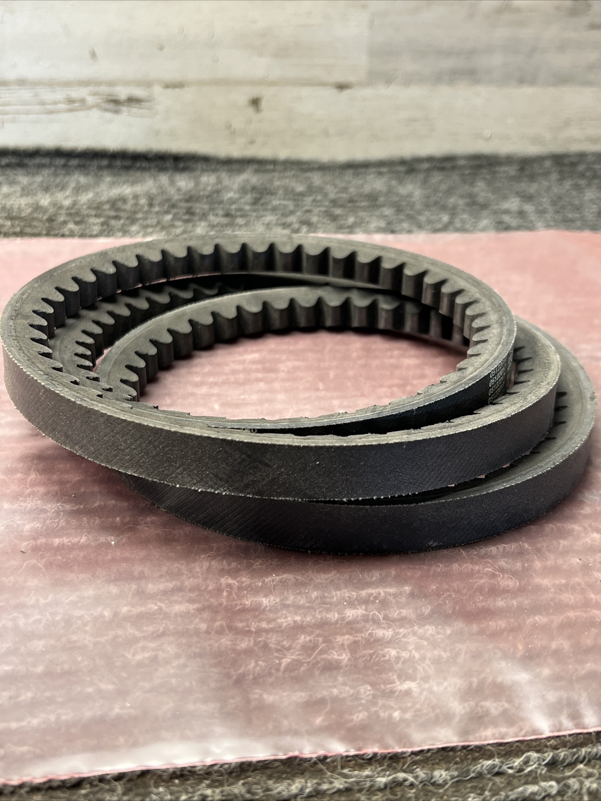 NOS Continental – 5VX560 HY-T WEDGE V-BELT