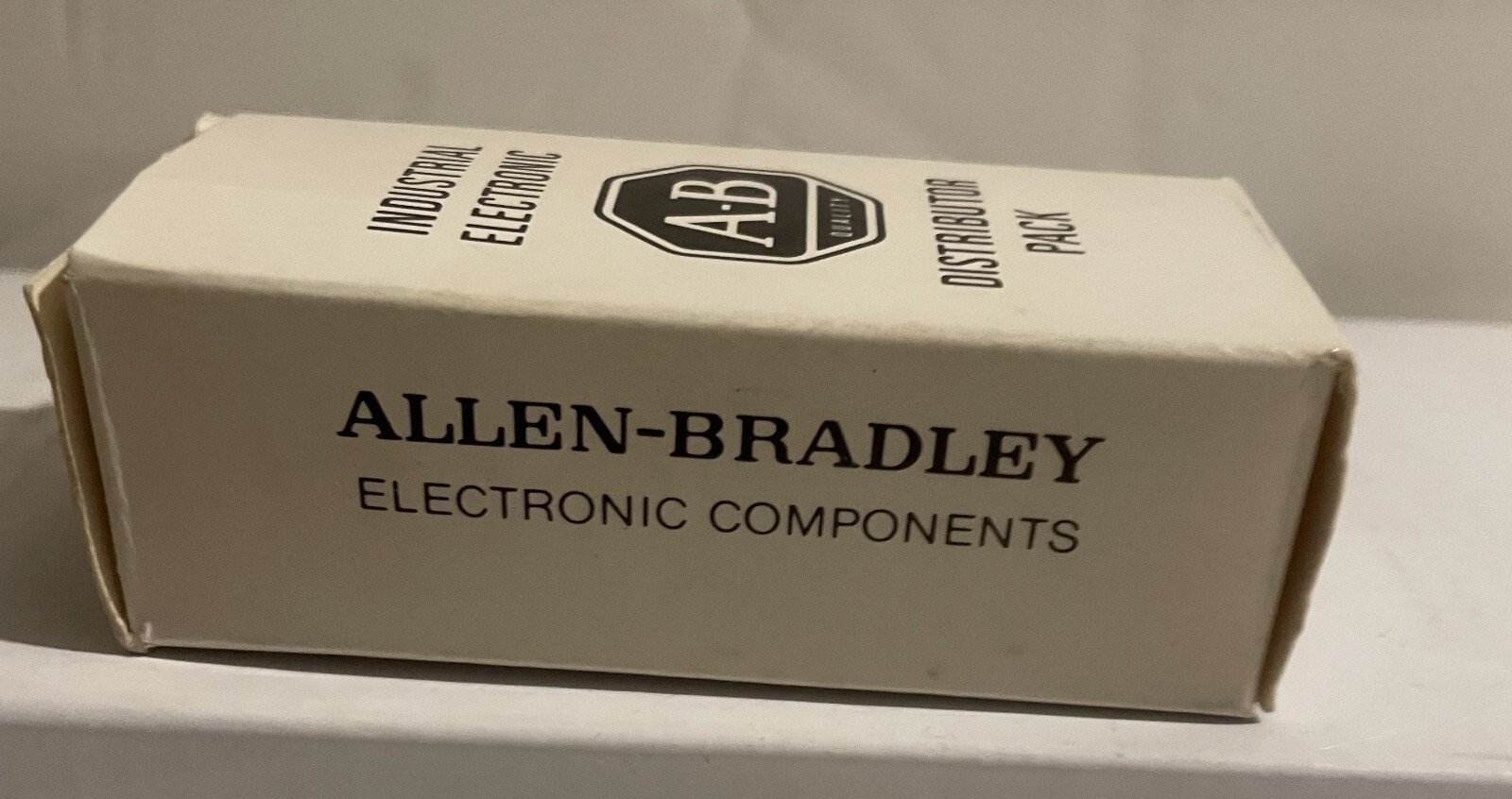 Allen-Bradley(AB) Distributor Pack JAIN056S104UA RV4NAYSD104A 10 MEG 10% TOL