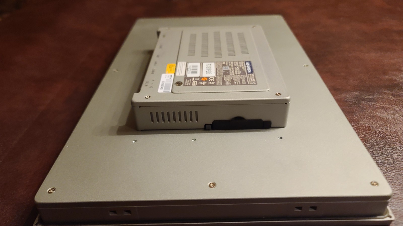 Read Advantech TPC-1551WP-E3AE 15.6″ Touch Panel Industrial Computer