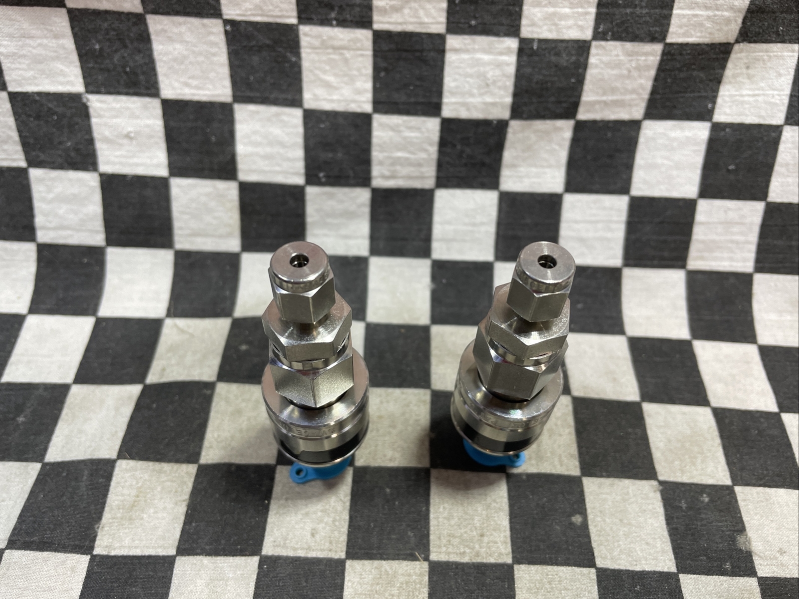 SWAGELOK SS-QC4-S1-200K1, SSQC4S1200K1, Quick Connect NO VAVLE, LOT OF 2#B5F