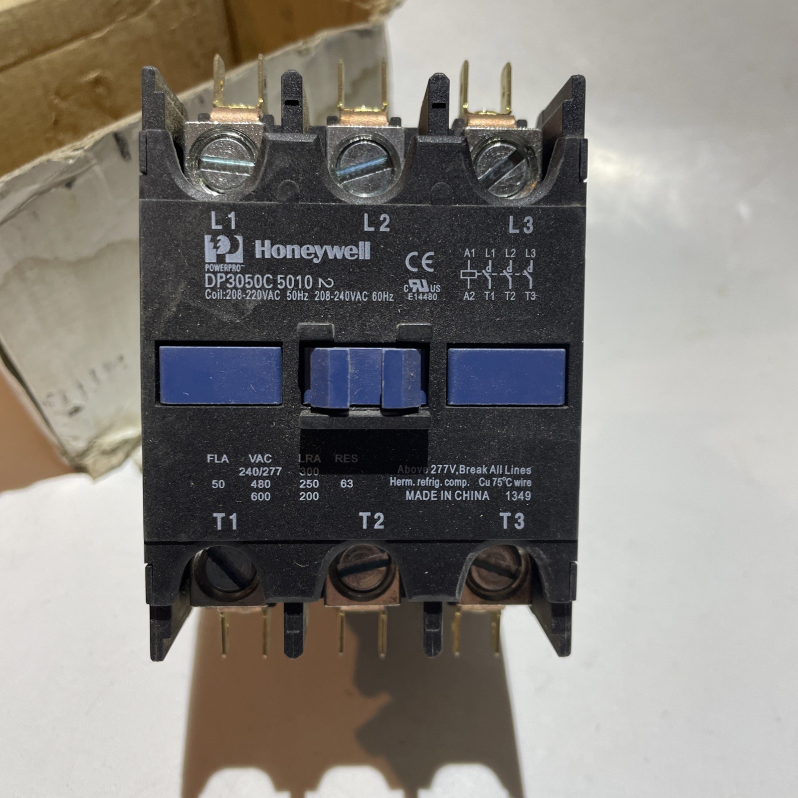 Honeywell DP3050C5010 208 or 240 Vac 3 Pole Deluxe Definite Purpose Contactor
