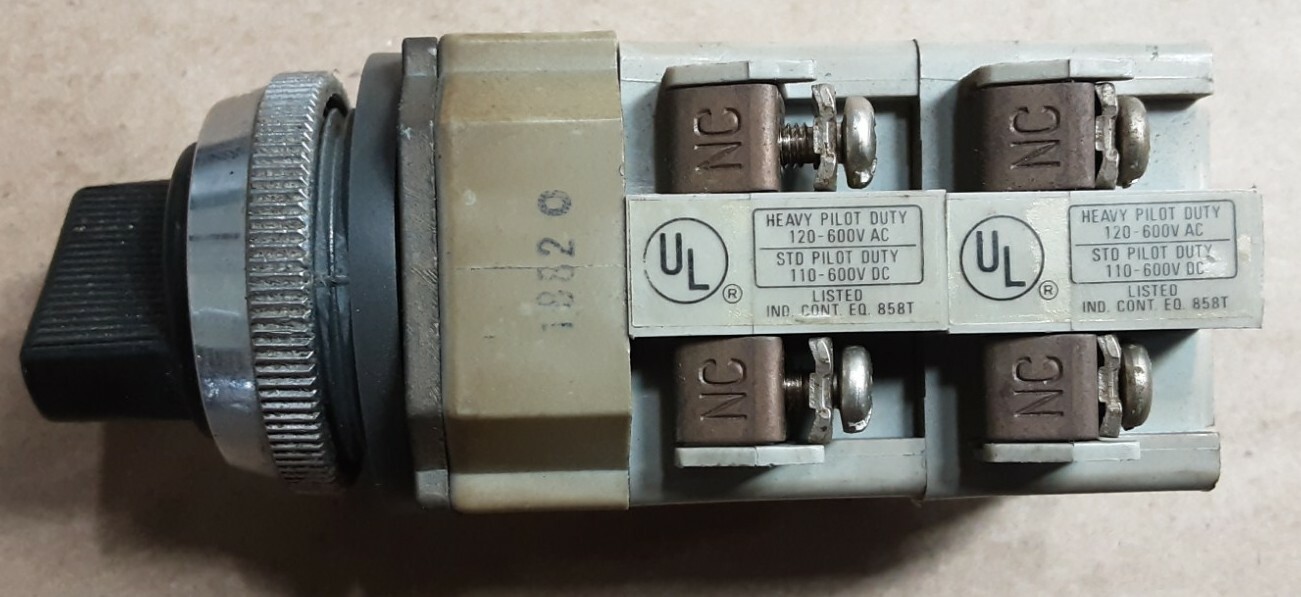 Idec ASN 41-10569 Selector Switch ASN4110569 #2014J6