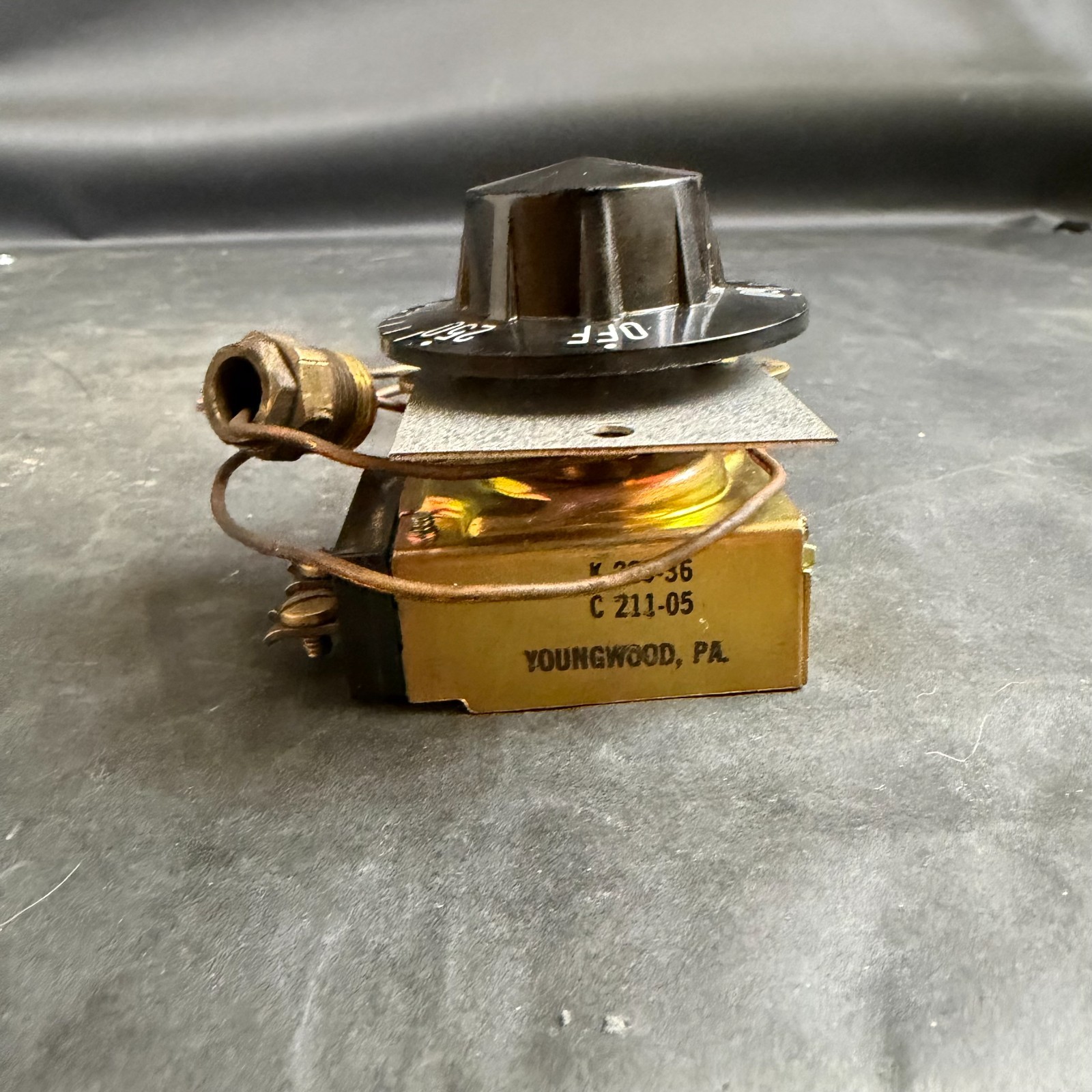 ROBERTSHAW K-229-36 THERMOSTAT ($50 OBO)