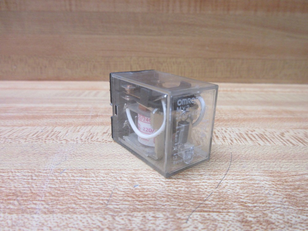 Omron MY2-220/240V AC Relay MY2-220/240VAC