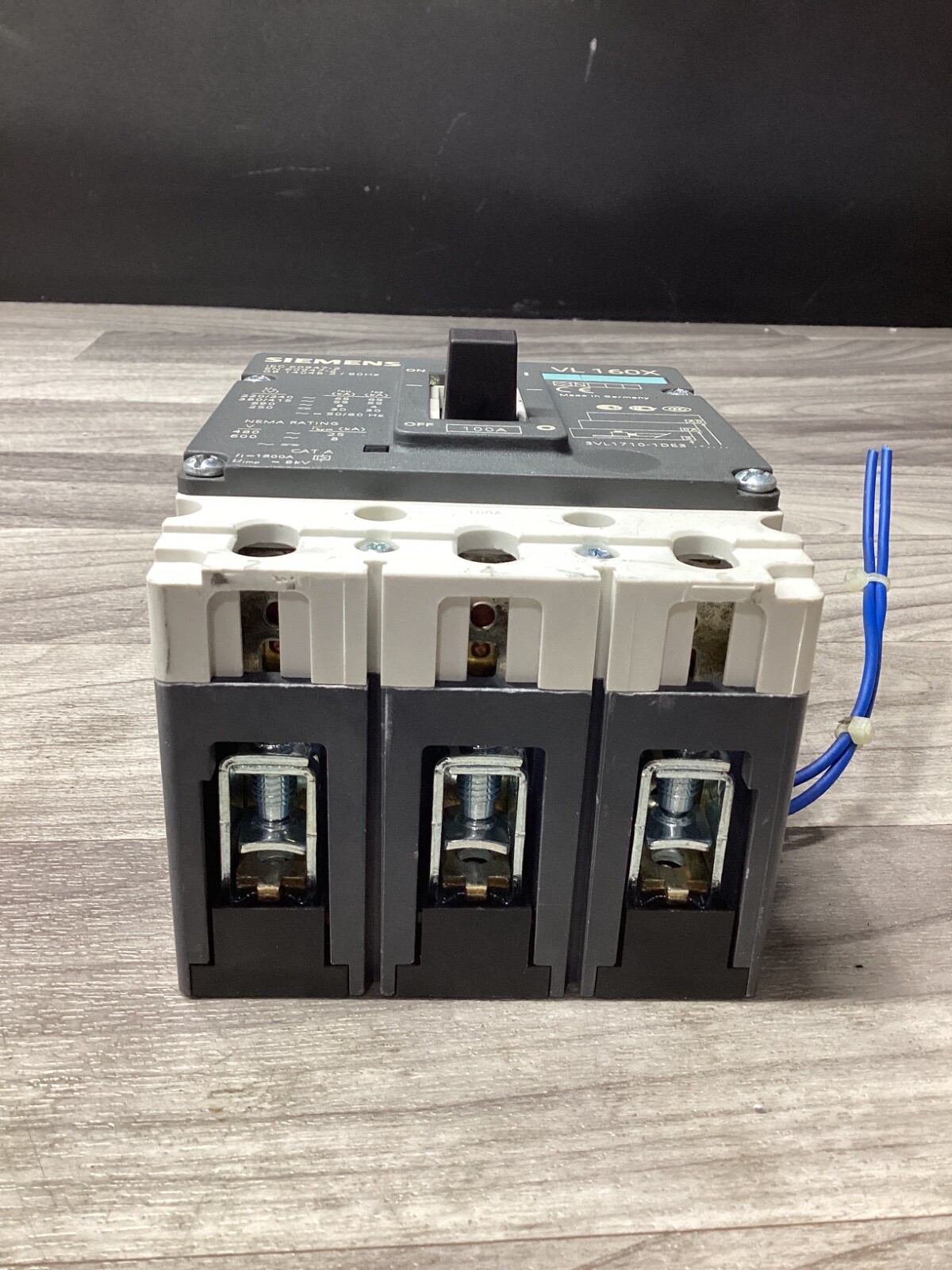 SIEMENS 3VL1710-1DE33-0AA0 100A MOLDED CASE CIRCUIT BREAKER VL 160X #144D90PR5