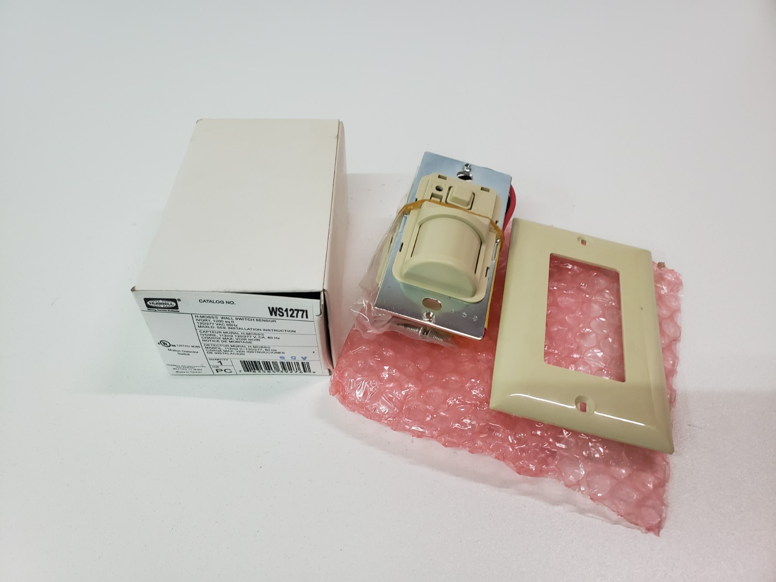 UNUSED – Hubbell WS1277I Wall Switch Sensor Ivory 120/277 VAC