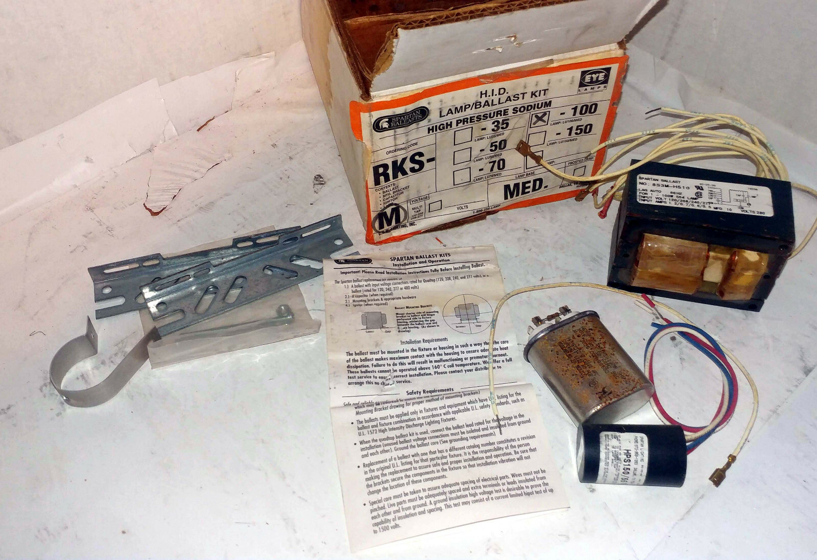 1 NEW SPARTAN RKS-100/M HIGH PRESSURE SODIUM LAMP/BALLAST KIT NIB *MAKE OFFER*