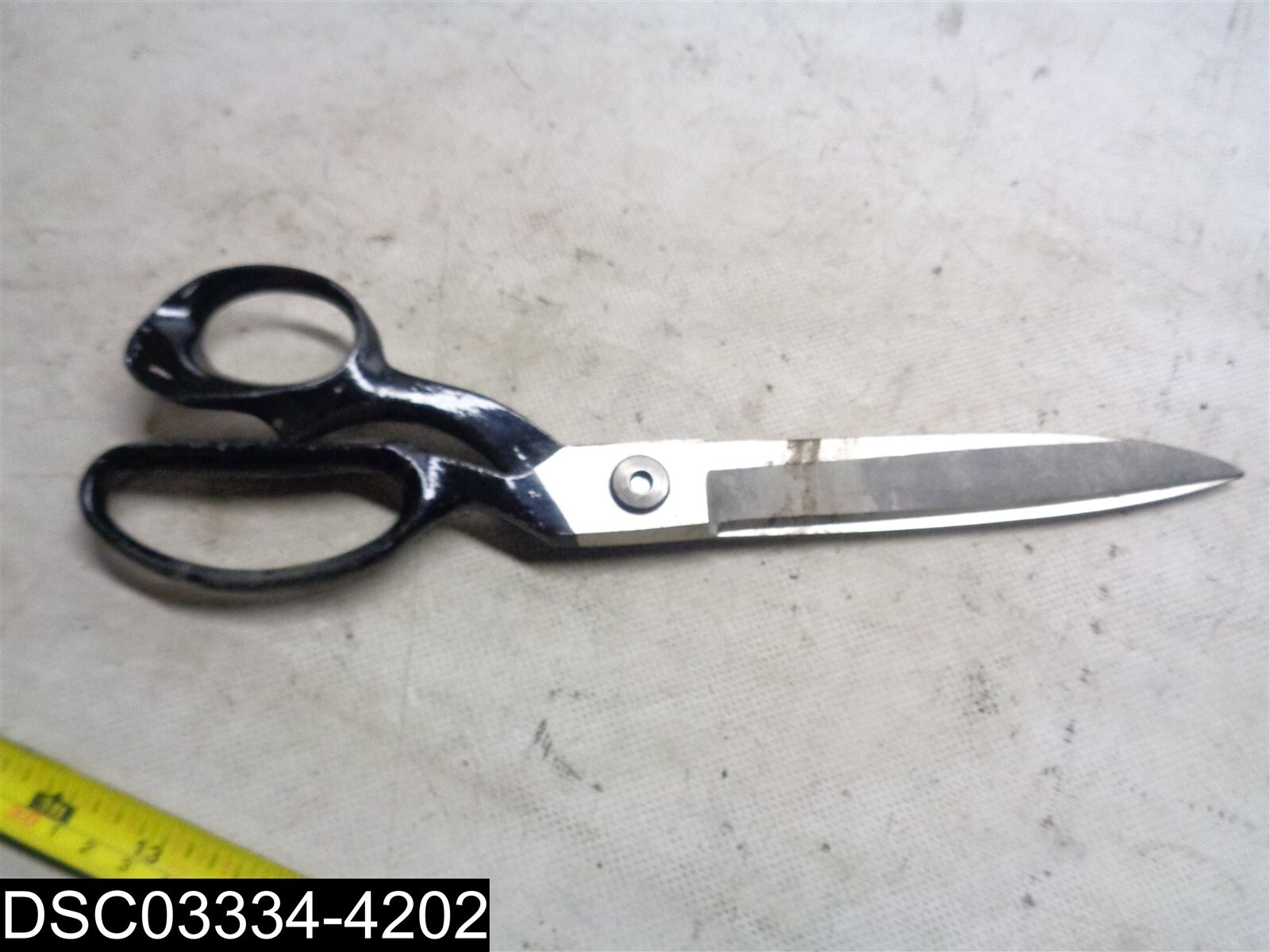 Used: W22N Crescent Wiss Inlaid 12-1/2″ Long 6″ Blade Scissors