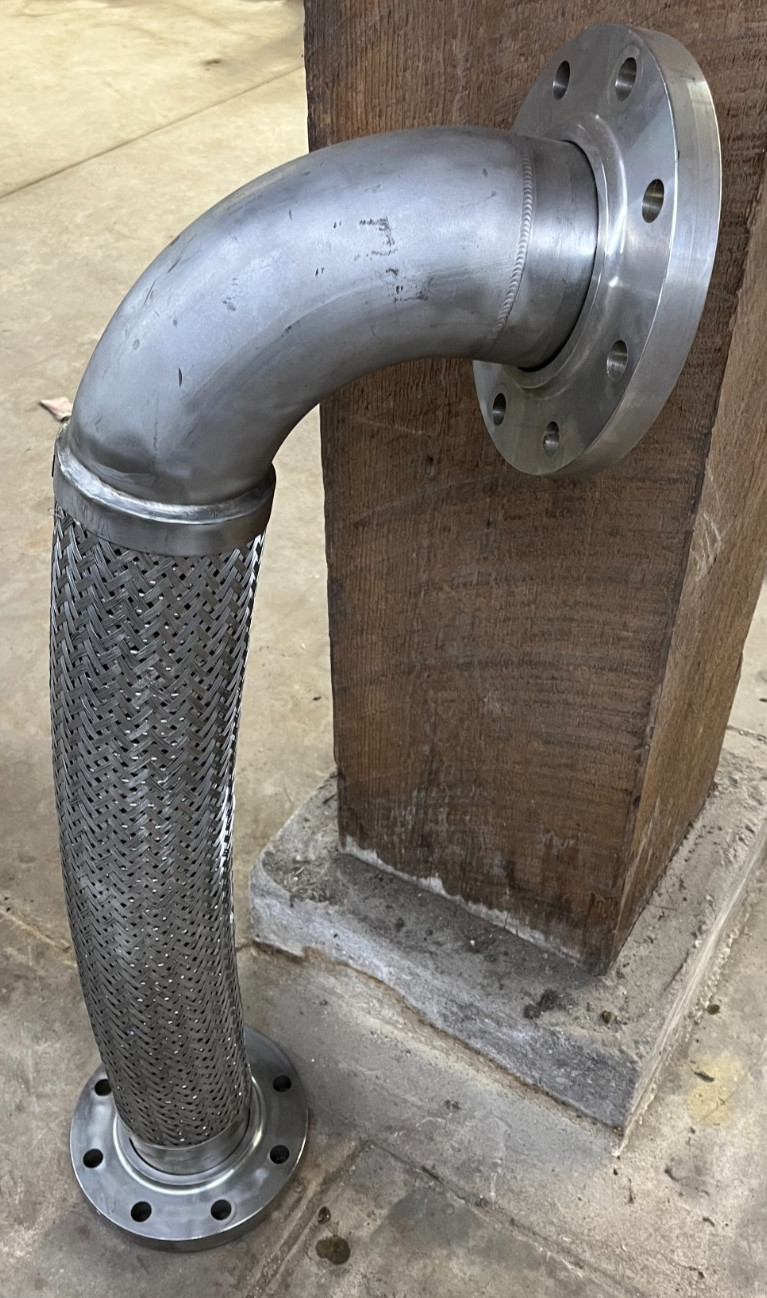 UNBRANDED BRAIDED FLEXIBLE HOSE WITH FLANGED ENDS ASSEMBLY FLANGE SIZE: 4″