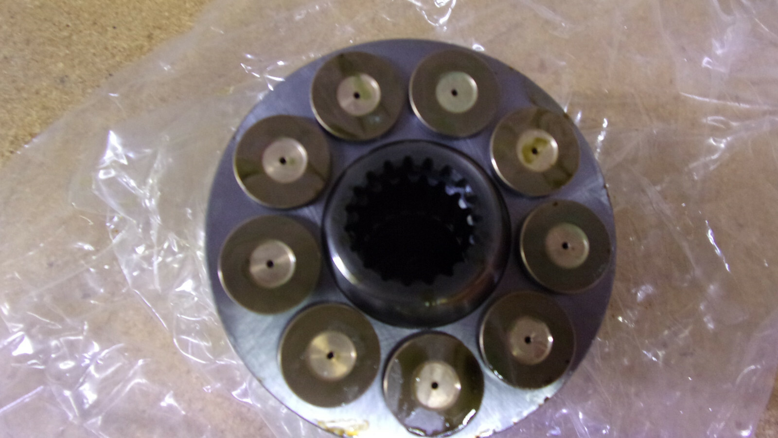 AGCO 3711270M93 MASSEY FERGUSON CYLINDER-BLOCK GEAR