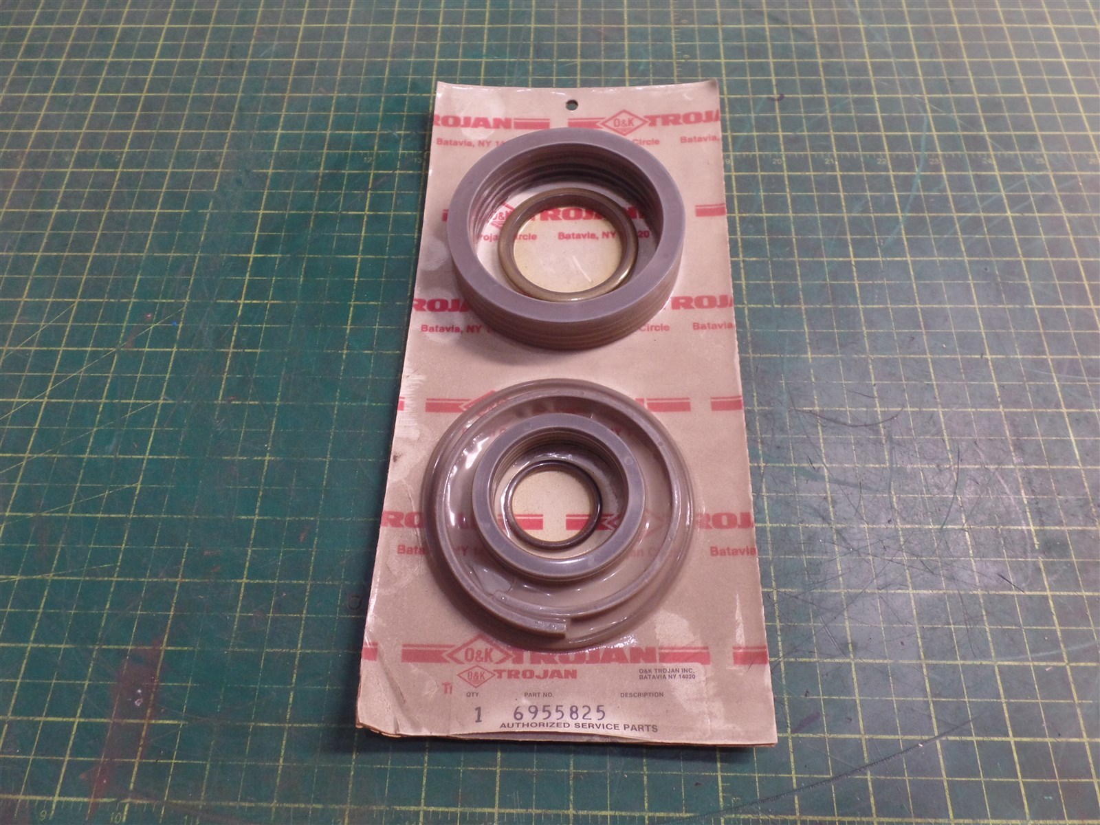 GENUINE TROJAN O&K 10685582500 RING KIT, TEREX 10-685582500, NOS