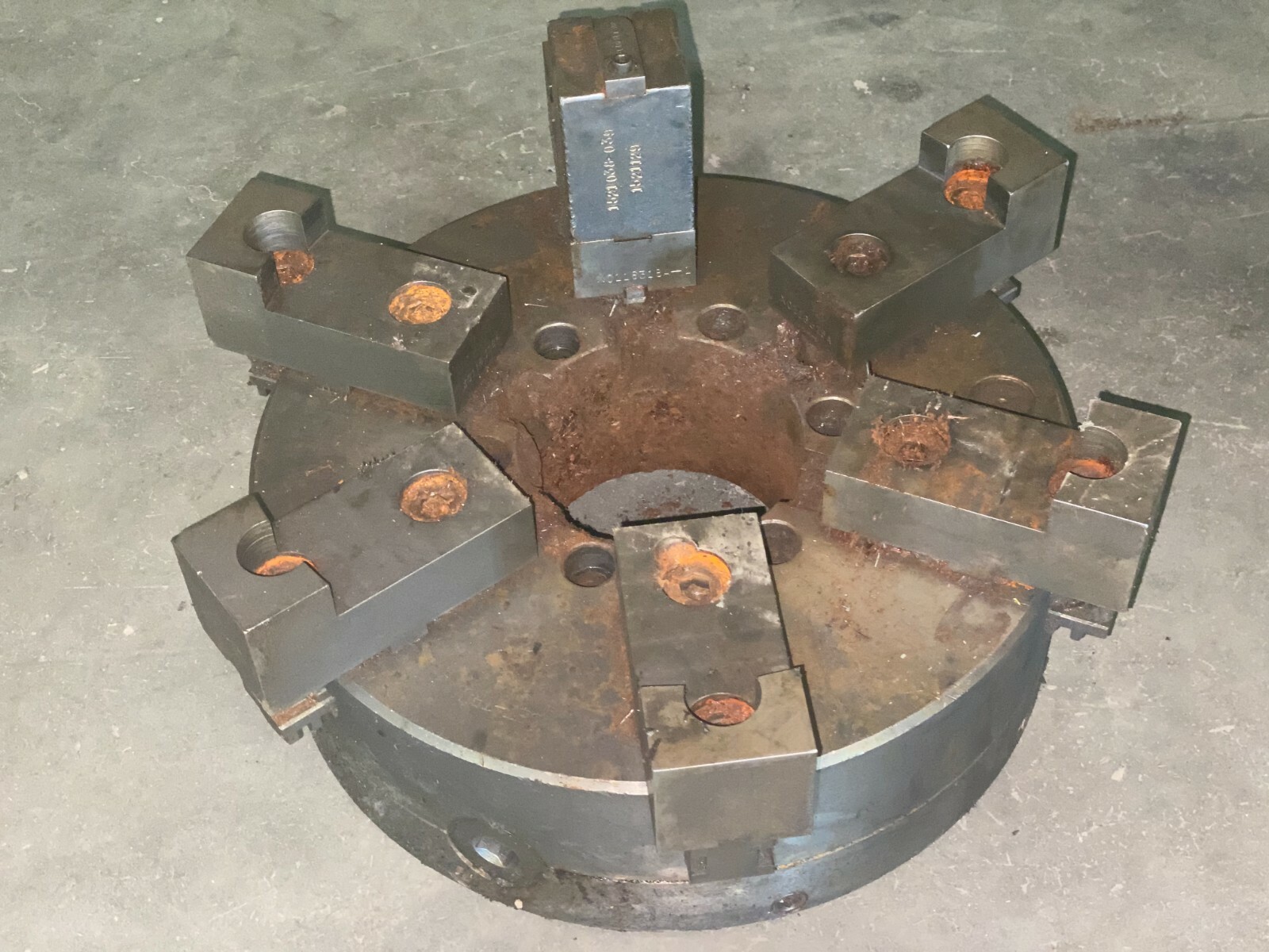 Cincinnati Arrow Vertical Machining Center VMC-1000_16″ CHUCK_71353