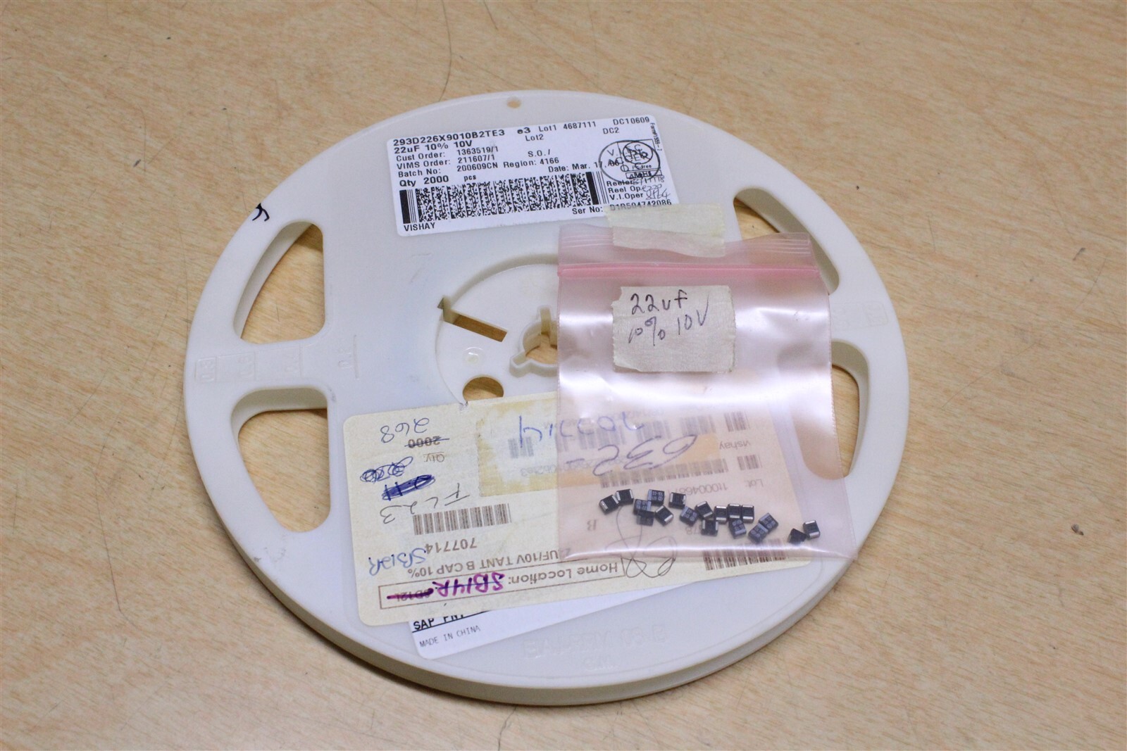 NEW Vishay Mosfet 293D226X9010B2TE3 268 pieces, not a full reel*FREE SHIPPING*