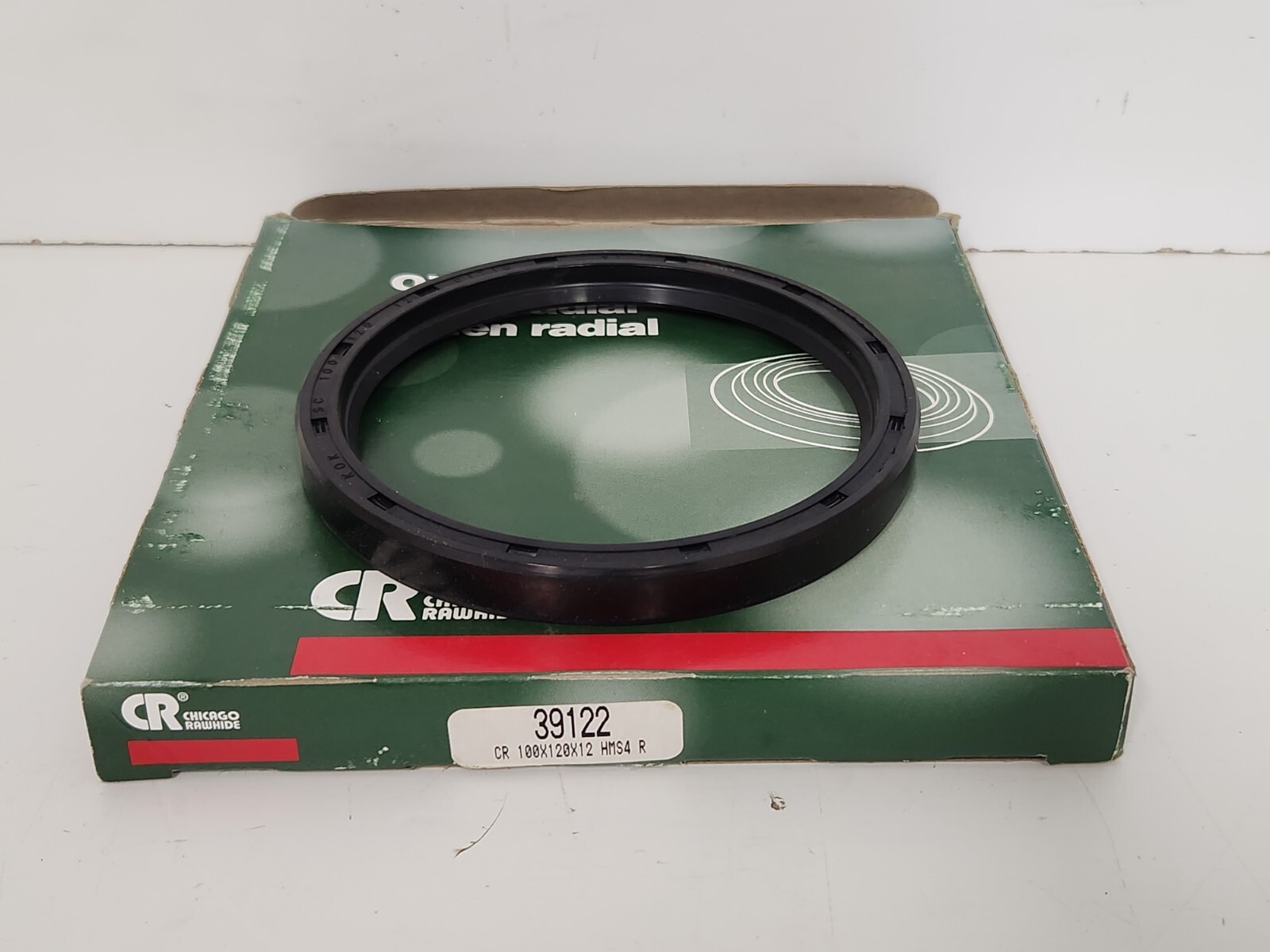 NEW IN BOX! CHICAGO RAWHIDE JOINT RADIAL OIL SEAL 39122