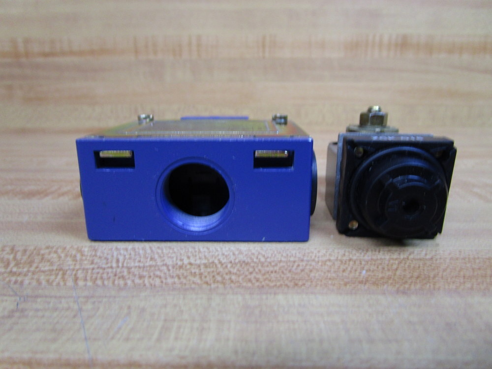 Telemecanique XCK M115H7 Limit Switch 067934 W/Out Connector