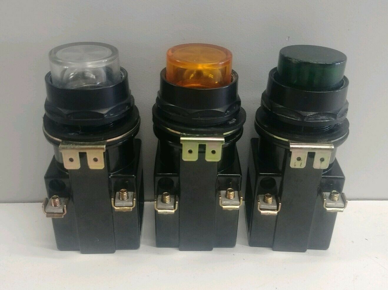 MIXED LOT OF (3) GUARANTEED! SIEMENS GREEN/AMBER/CLEAR 120V PILOT LIGHTS 52PX4EN
