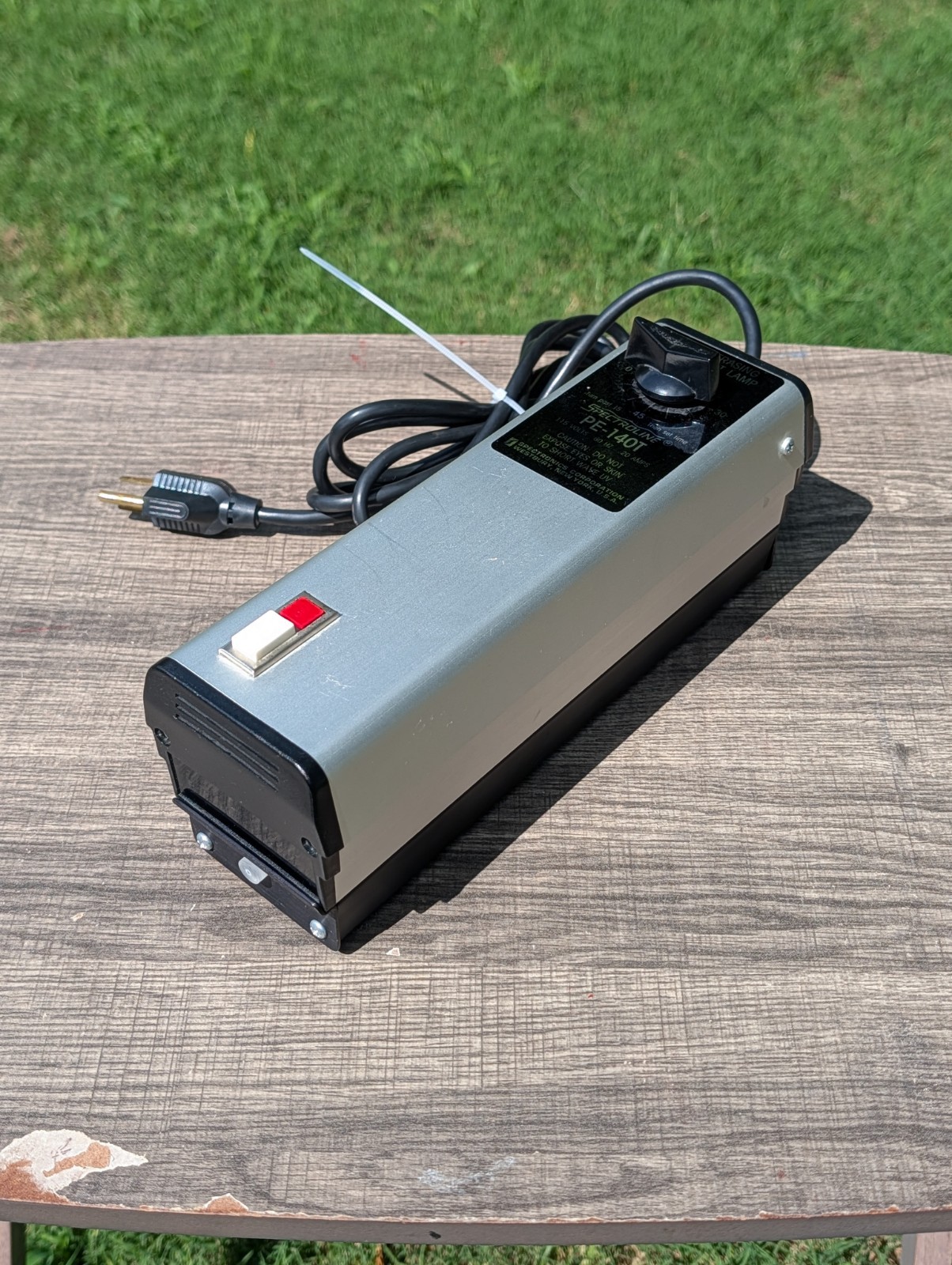 Spectroline Eprom Erasing Ultraviolet Lamp PE-140T. Powers Up, Not Tested.