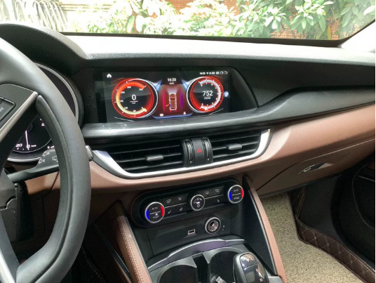 2017-24 Alfa Romeo Stelvio, Giulia modified central navigation screen