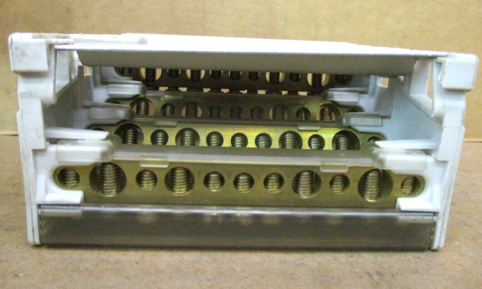 legrand 048 86 EN 60947-1 50004HM