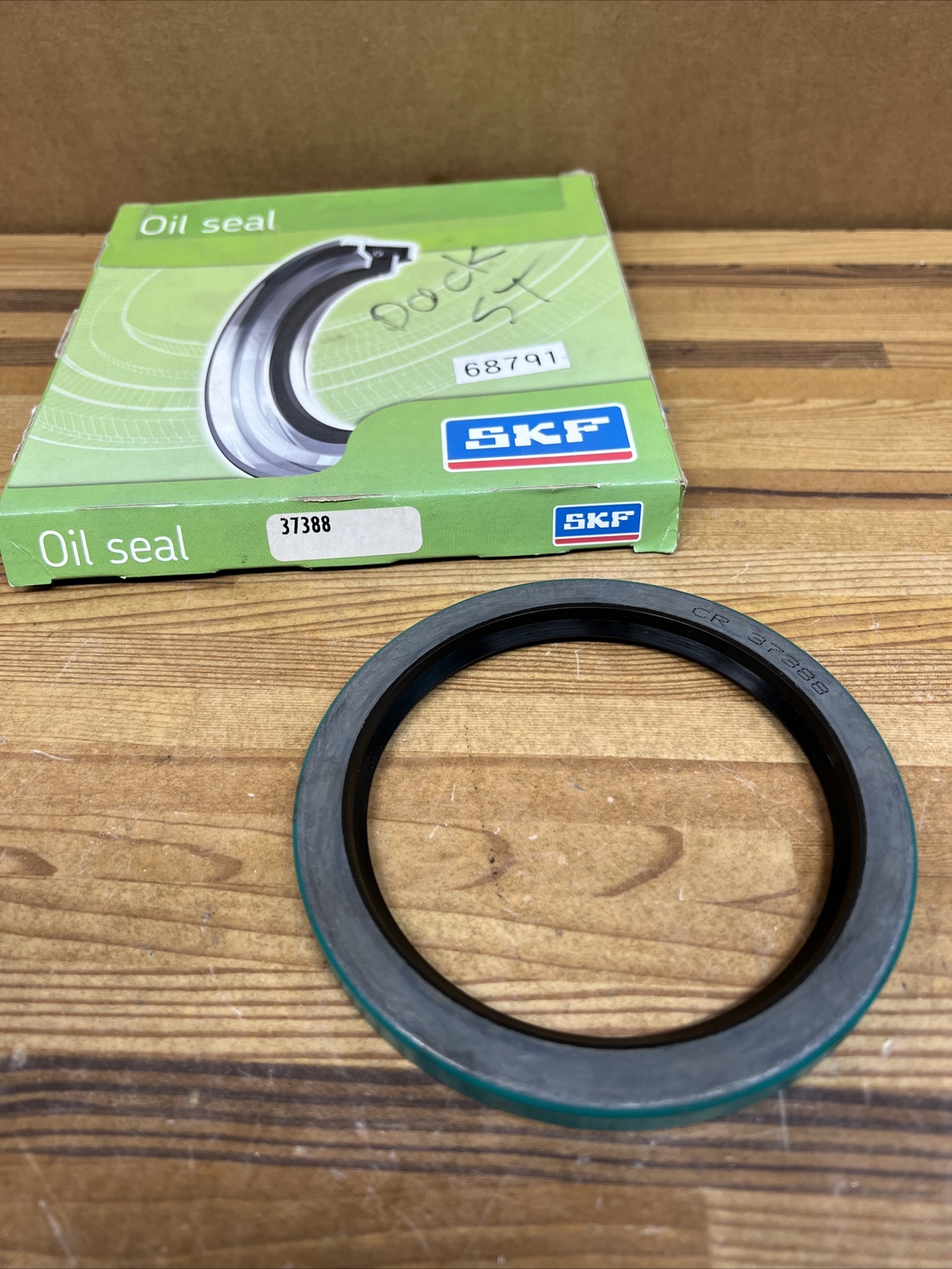NEW IN BOX! SKF JOINT RADIAL OIL SEAL 37388