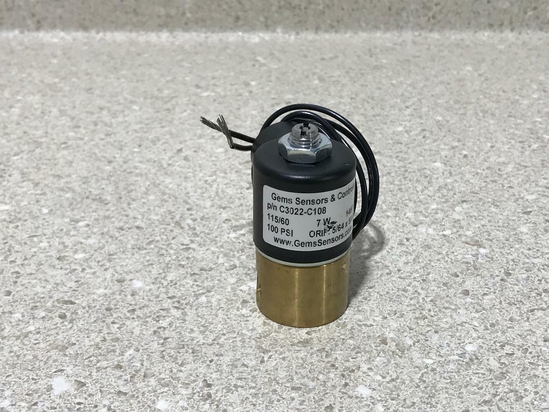 Gems Sensors C3022-C108 100PSI NEW