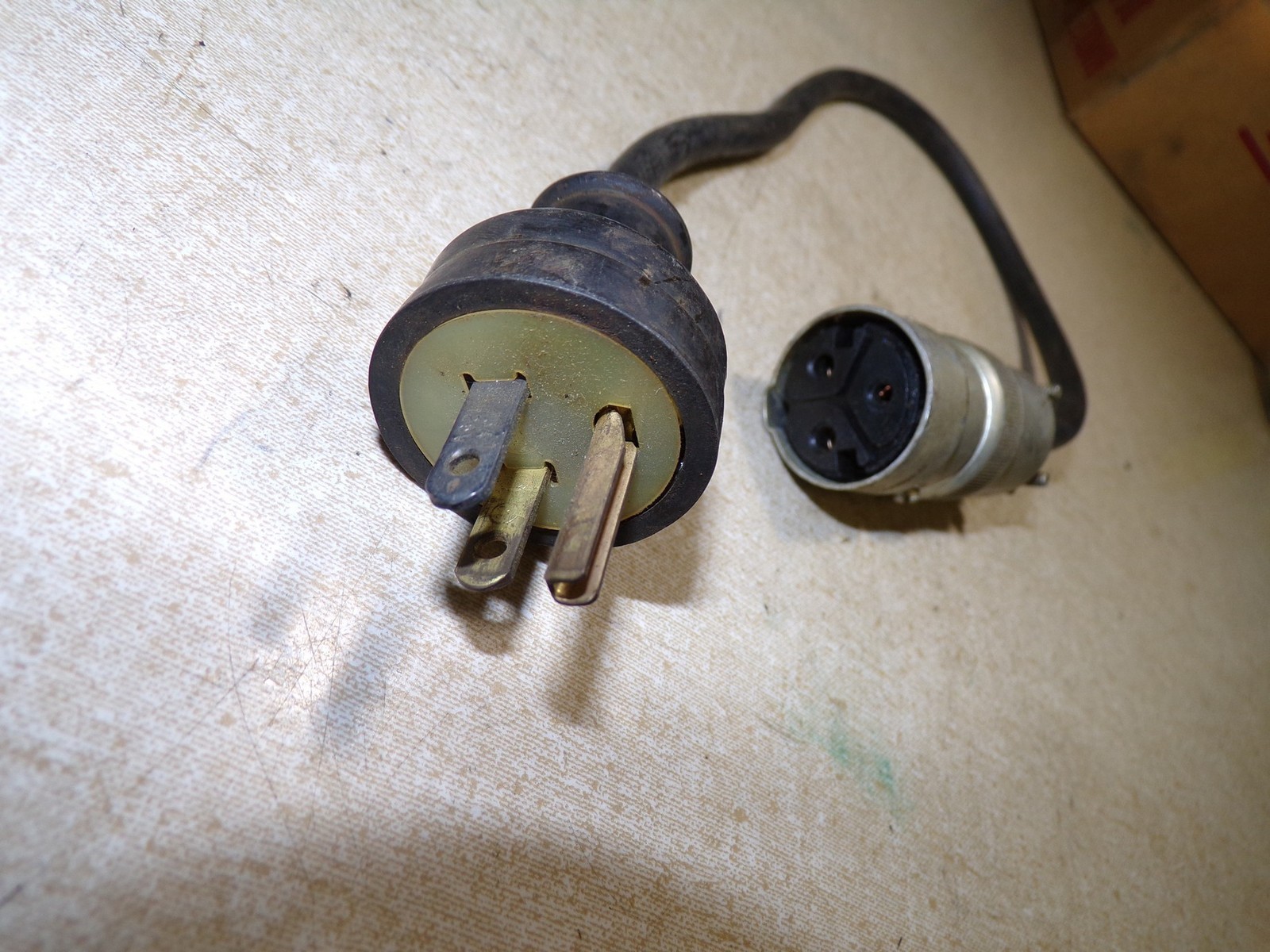 RussellStoll Hubbell 22-1/2″ 20A 250VAC 1/2HP Wire Plug Connection
