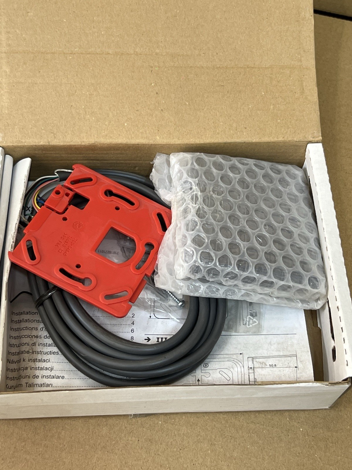 Honeywell LU4516BHONA LuminAXS mifareD 16key Wiegand reader