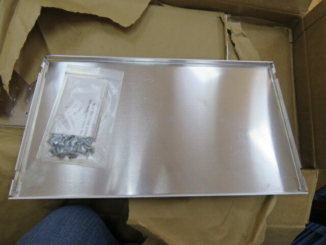 BUD INDUSTRIES RM-14215 Qty of 1 per Lot CHASSIS RAK-MOUNT 10 1/2H; Enclosure,