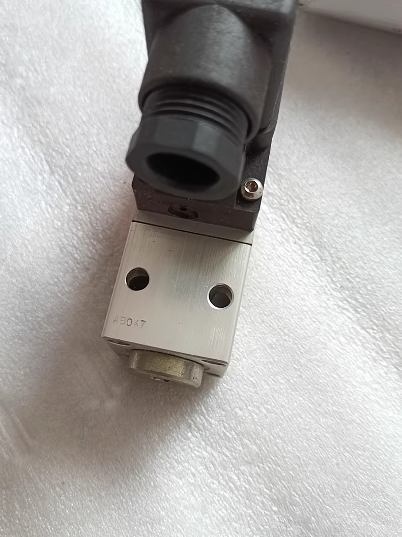 1PC New Danfoss MBC5100 Pressure Switch 061B000466 DHL/Fedex Quality Assurance