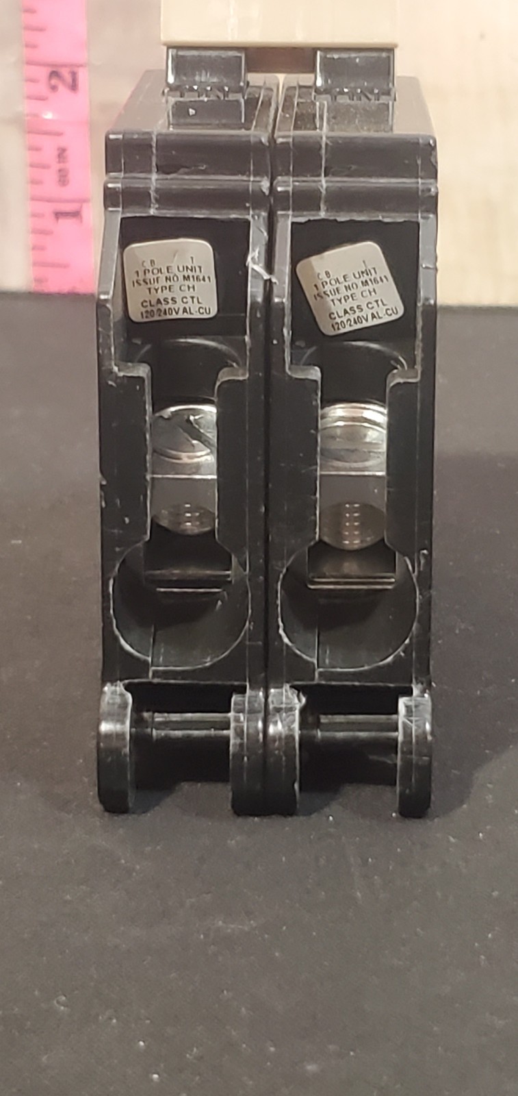 Cutler Hammer 2100 2 Pole 100a 100 Amp 240vac Circuit Breaker