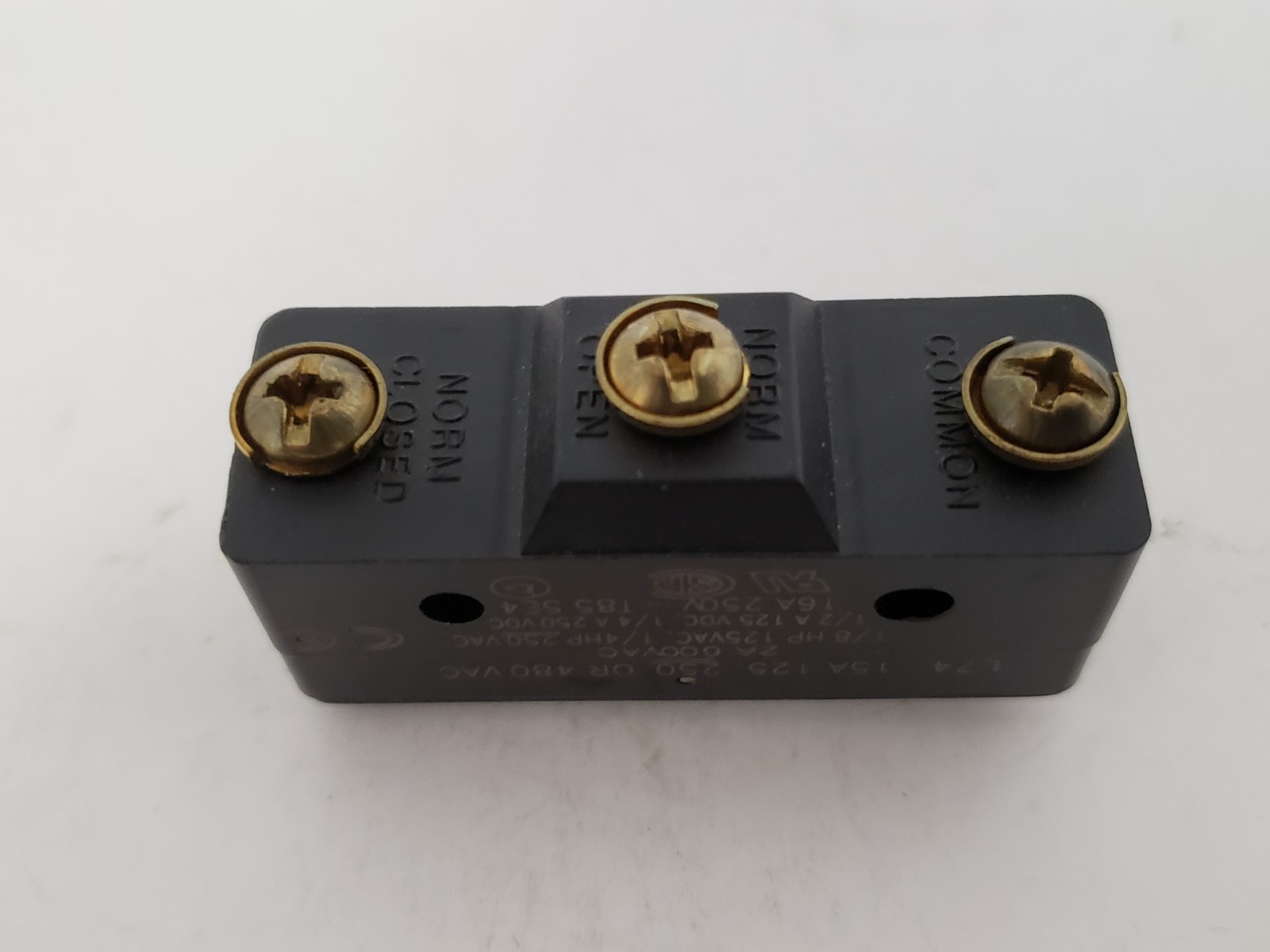 MICRO SWITCH BZ-2R-A2 LIMIT SWITCH PLUNGER SPDT 15A (LOT OF 5)