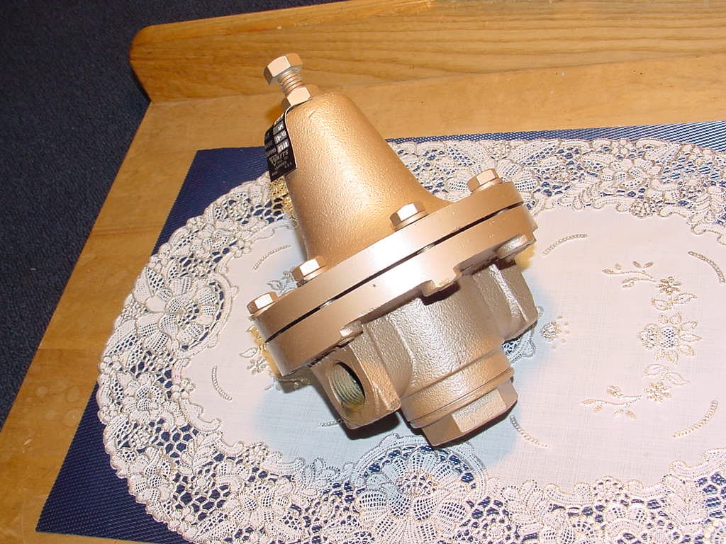 Watts 252A Bronze Pressure Regulator, 3/4 FNPT, Range 10-30Psig, Steam, 146M1