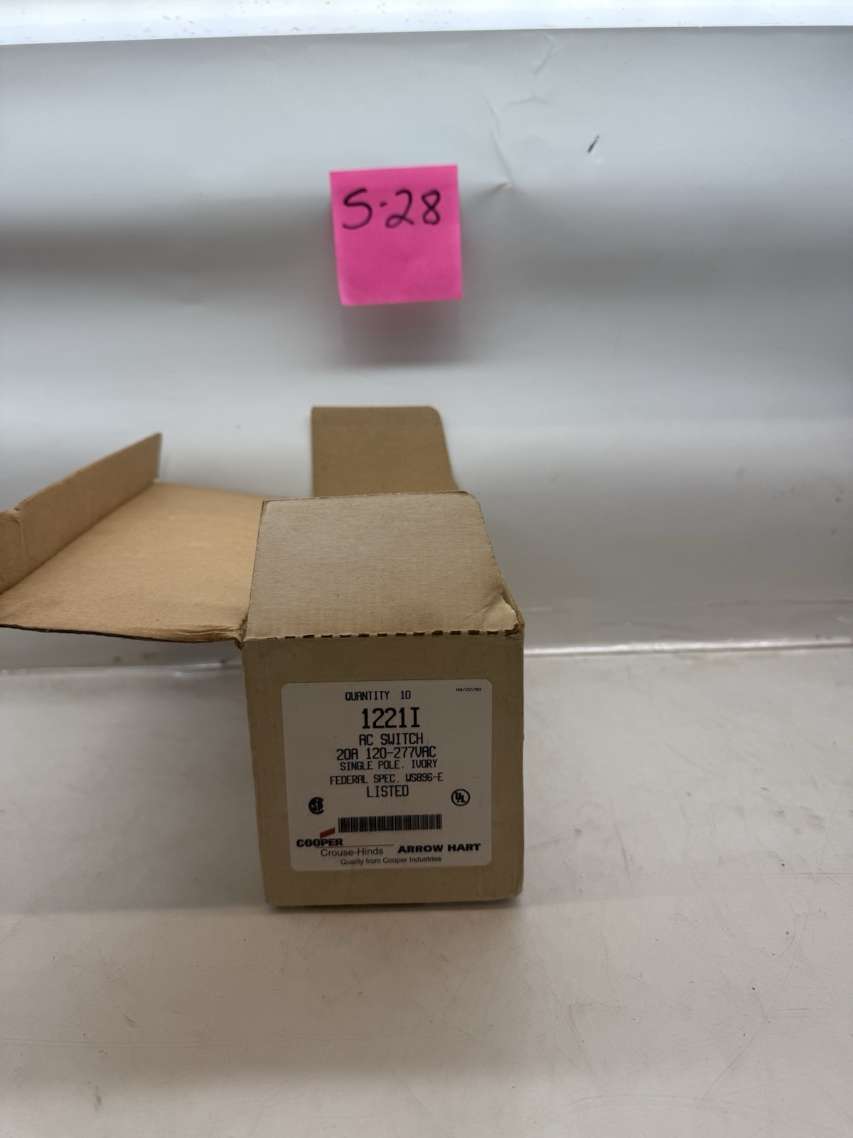 COOPER ARROW-HART AH1221I AC SWITCH 20A 120-277VAC SINGLE POLE IVORY Box Of 10