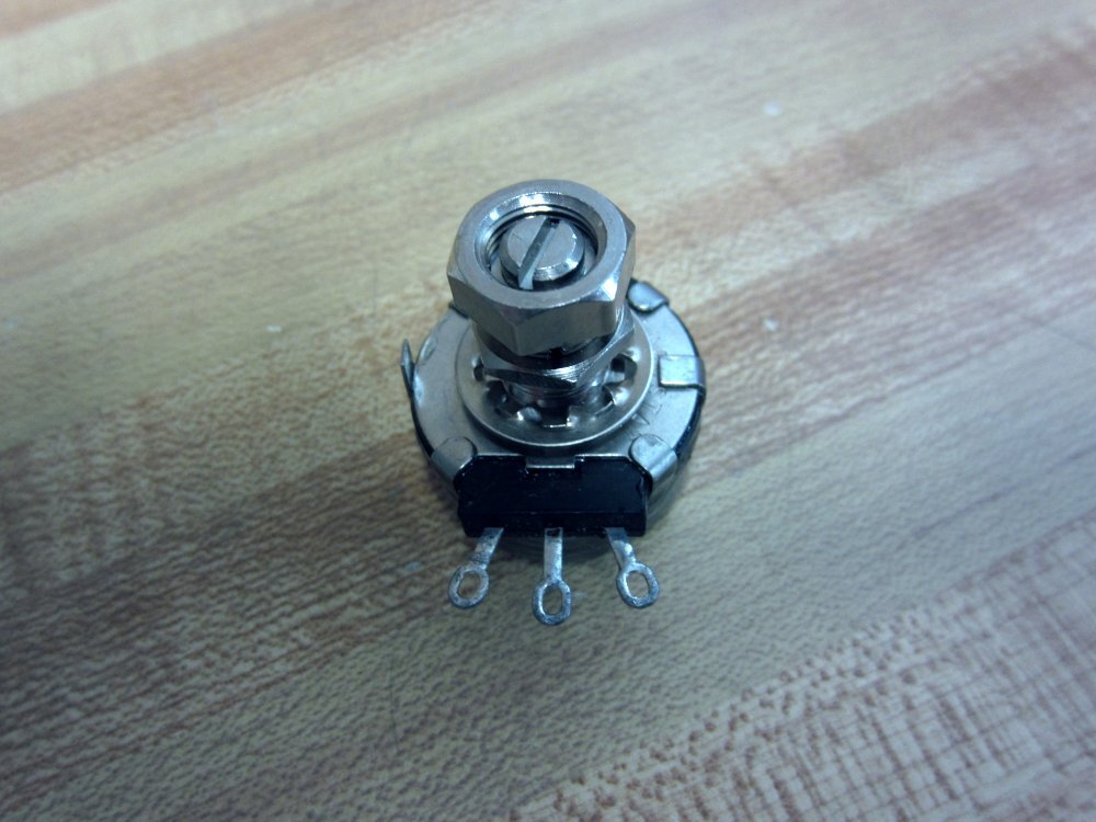 Clarostat RV4LAYSA105A Potentiometer 1Ω 2W