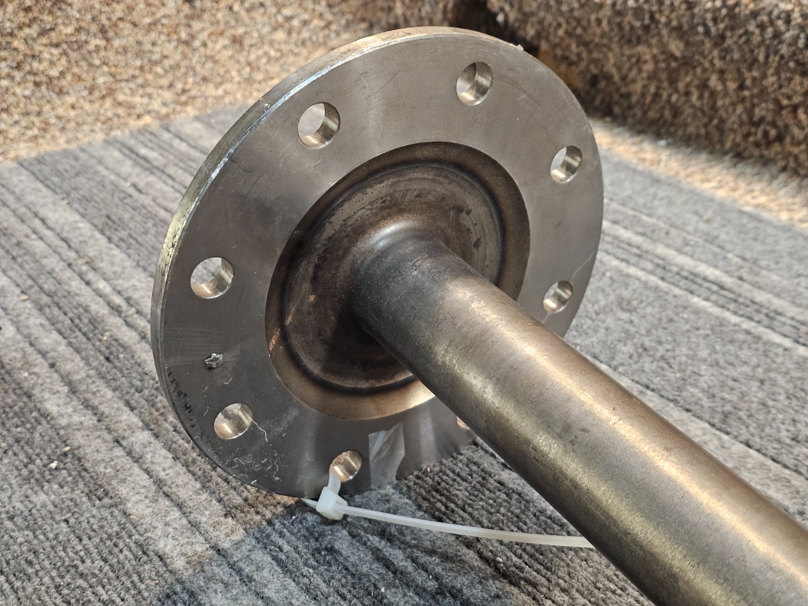 Meritor B110-9 41-3/8″ Axle Shaft L2612 906 SIlver, 8-Bolt Hole Steel