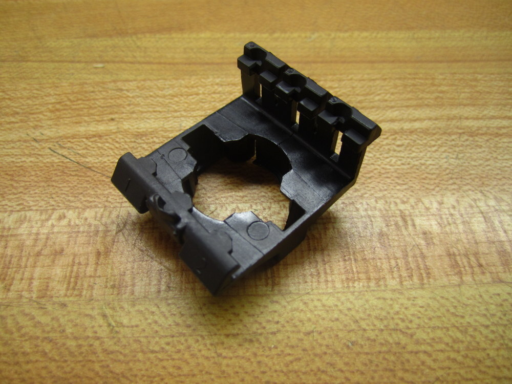 Klockner Moeller BE6 Eaton Latch Mount A22-BE6 (Pack of 24)