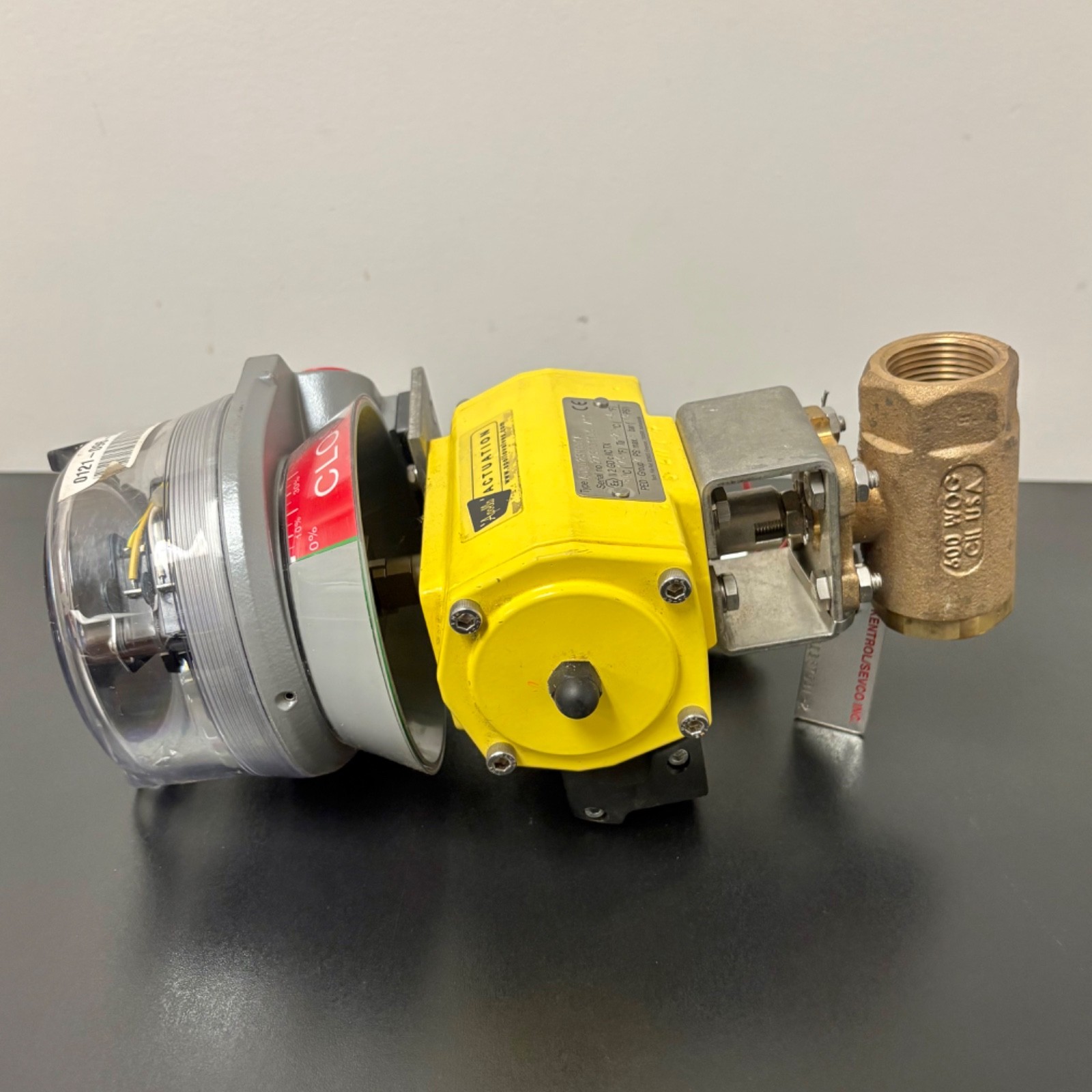 Apollo Pneumatic Actuator w/ Quartz Limit Switch & 1 Inch Valve – (AD0025N001A)