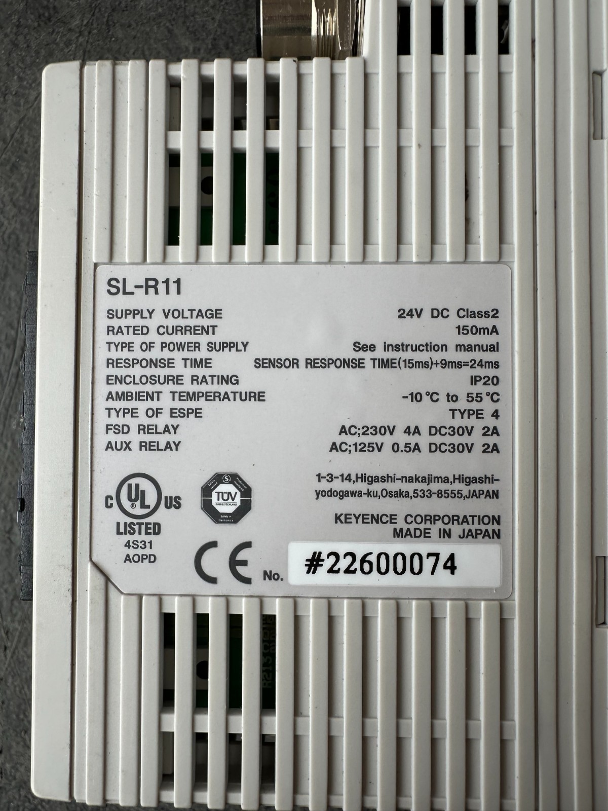 KEYENCE SL-R11 SAFETY CONTROLLER
