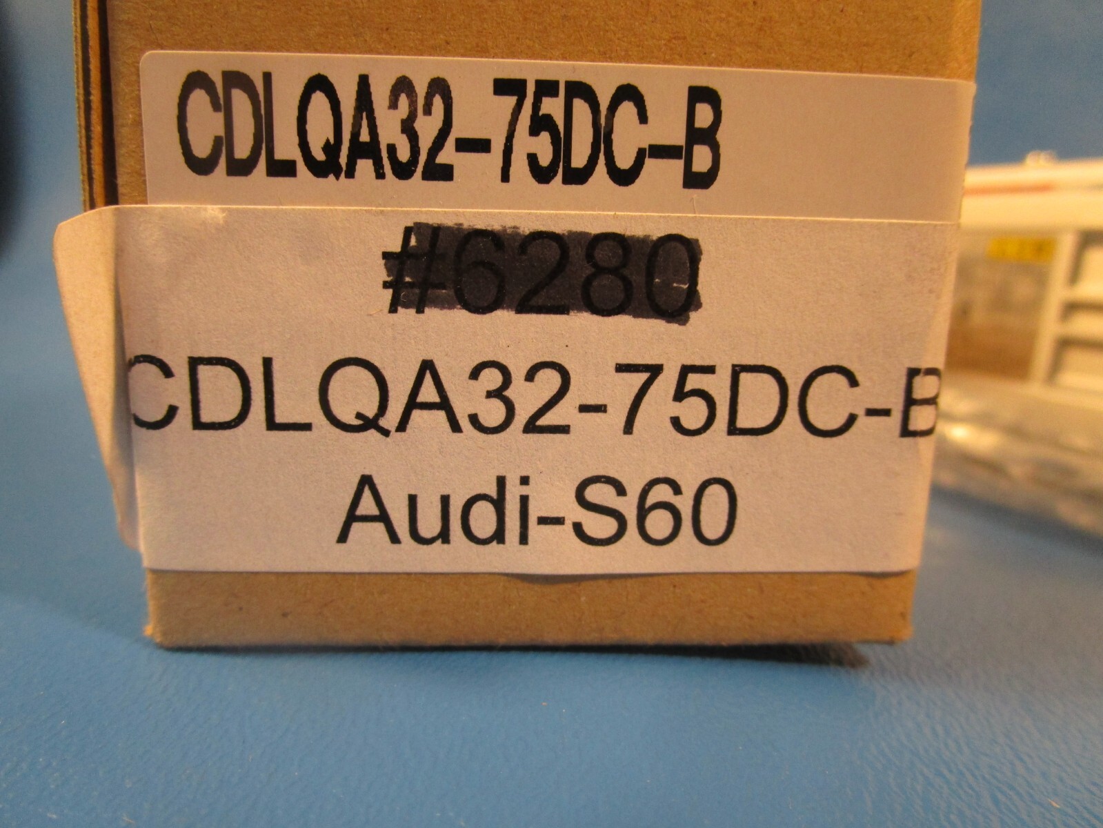 SMC CDLQA32-75DC-B Compact Lock Cylinder, low profile design