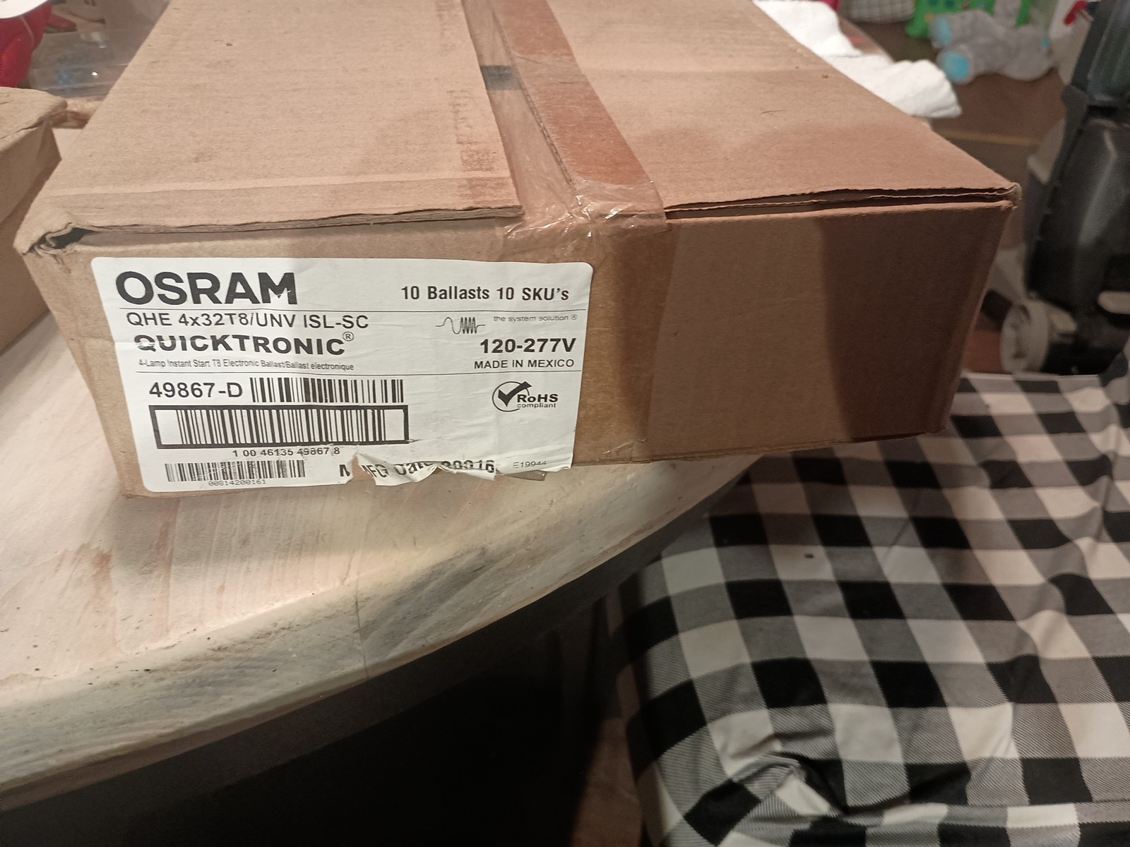 OSRAM QHE4X32T8/UNV ISL-SC, (1) BOX OF (10) 4 lamp elec 120/277V BALLAST – NEW-B