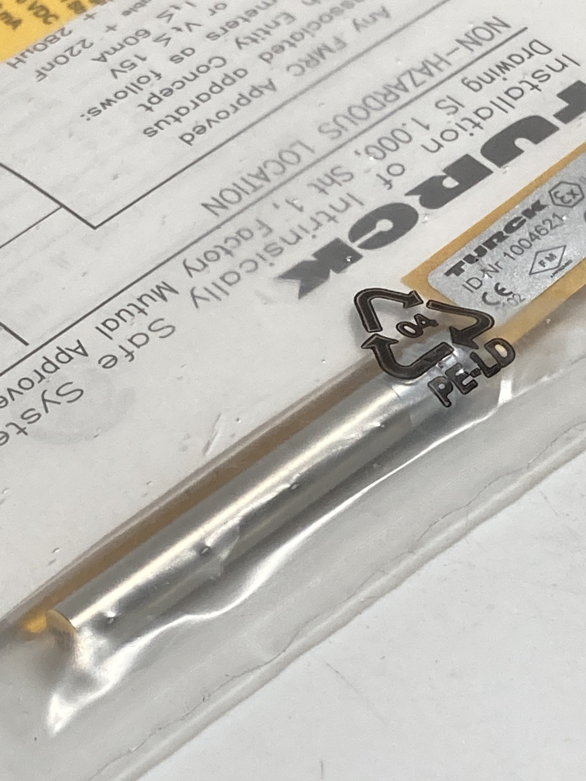 TURCK BI1,5-EH6,5-Y1-V1130 INDUCTIVE SENSOR 1004621 8.2VDC 5MA 1.5MM SN NIB
