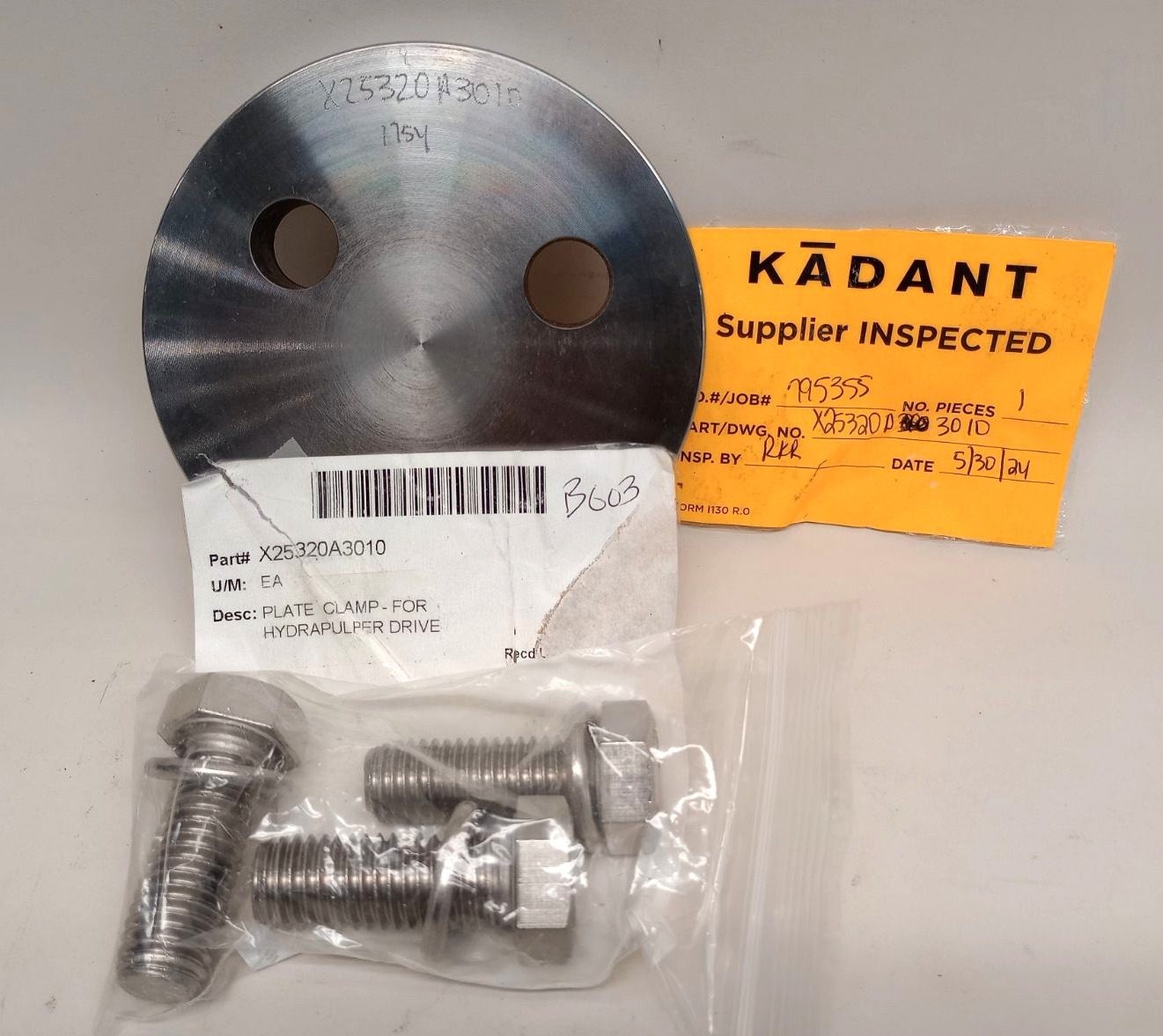 Kadant X25320A3010 Plate Clamp For Hydrapulper Drive With Bolts