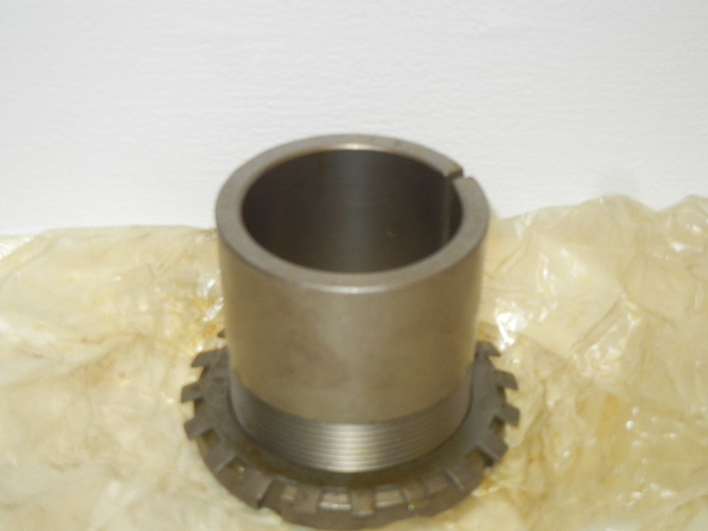 SKF HA 2313 F NEW BEARING ADAPTER SLEEVE 2 3/16″ HA2313F