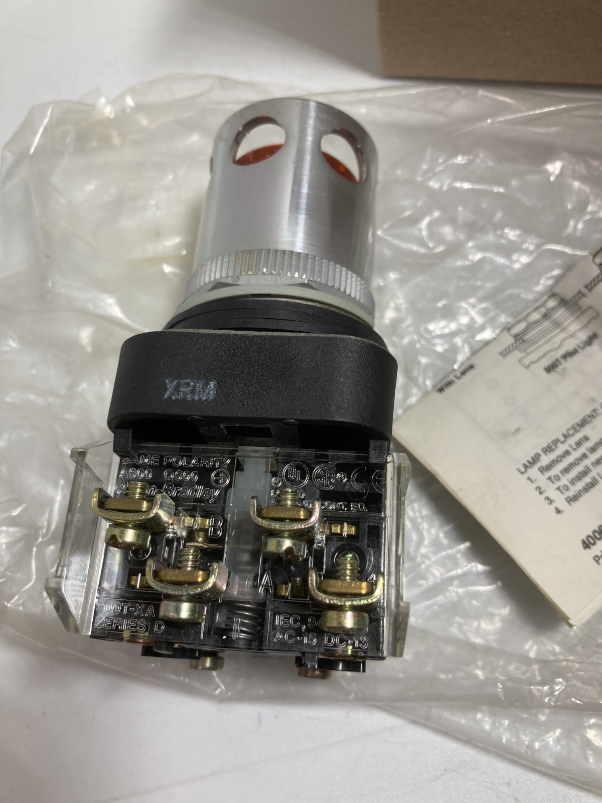 ALLEN BRADLEY 800T-PA16A PUSHBUTTON ILL AMBER XFMR 120VAC SERIES T NIB